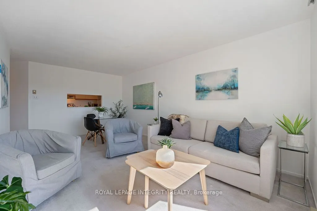 212 Viewmount Drive, #206
