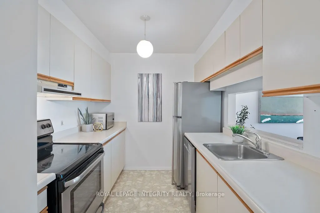 212 Viewmount Drive, #206