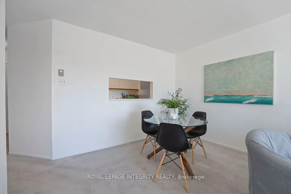 212 Viewmount Drive, #206
