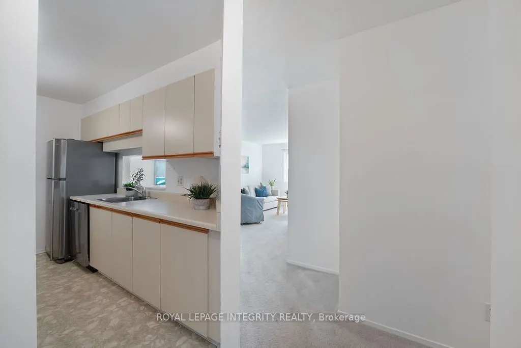 212 Viewmount Drive, #206