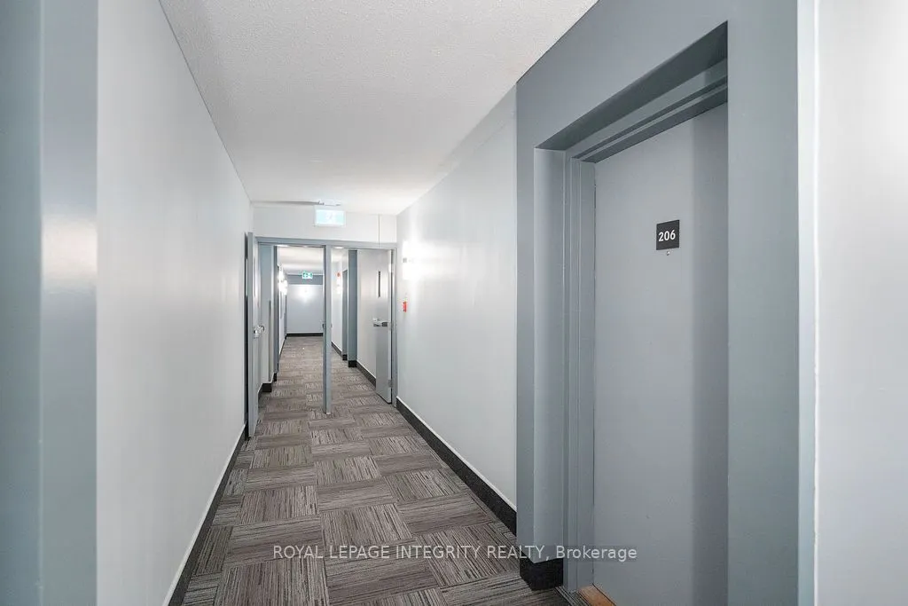 212 Viewmount Drive, #206