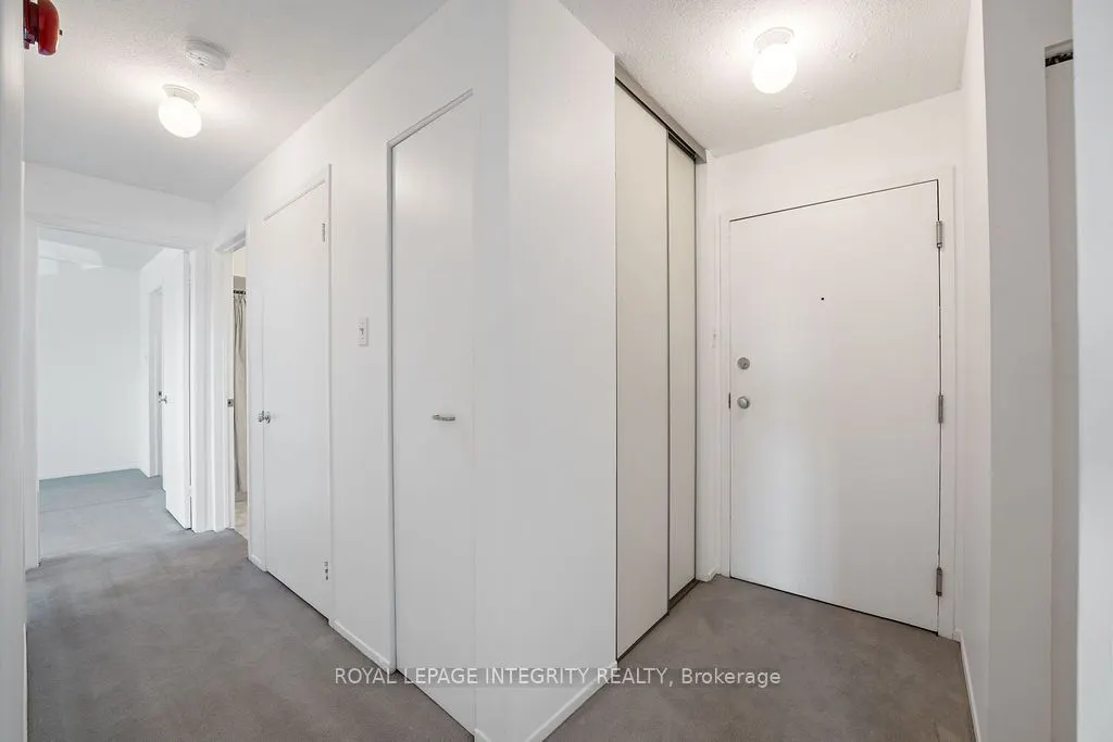 212 Viewmount Drive, #206