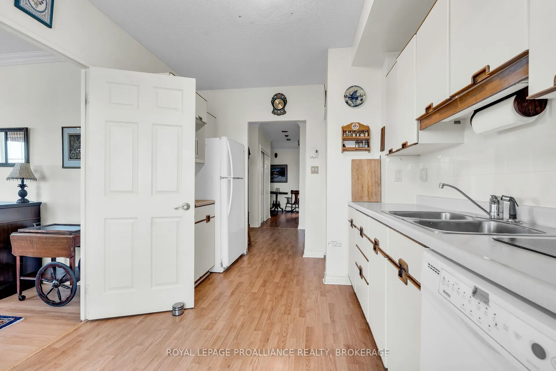 1000 King Street W, #1201