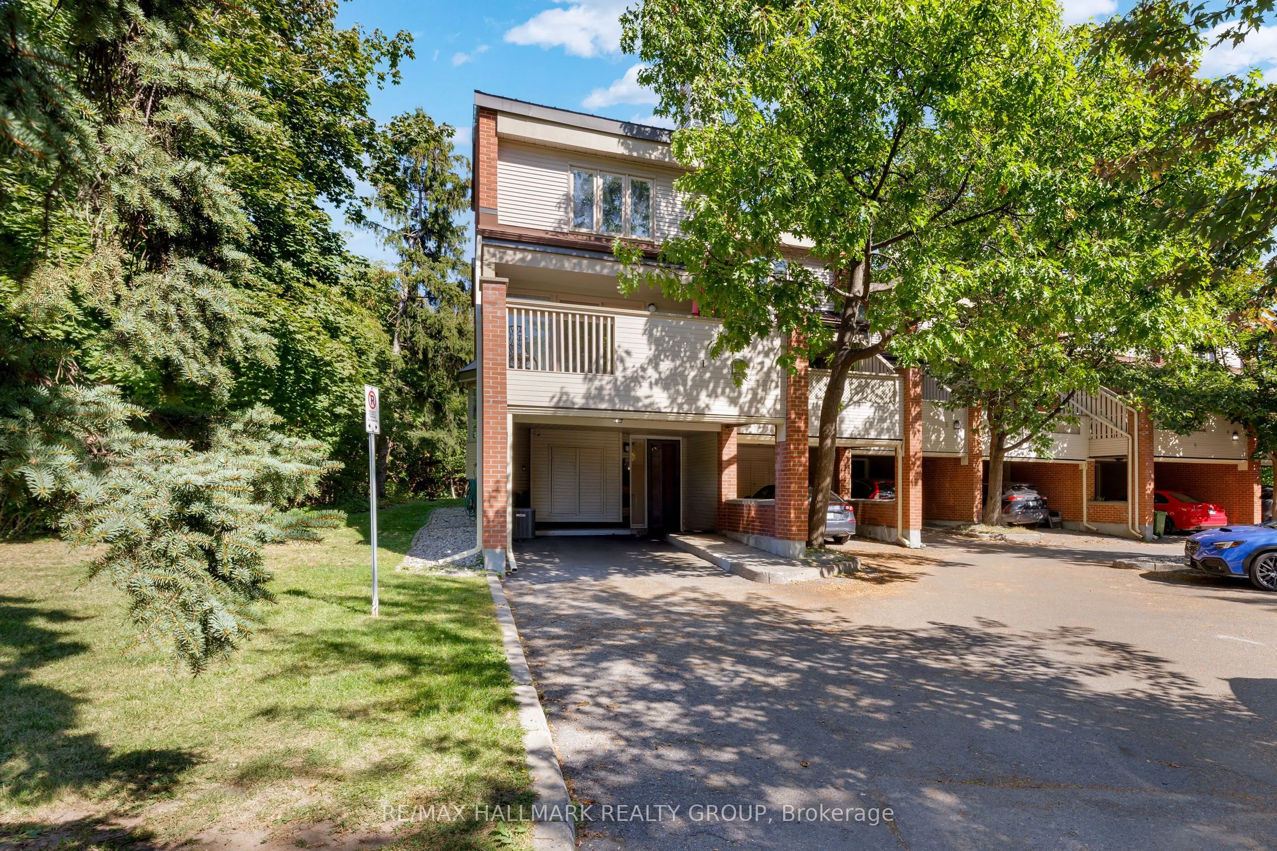 60 Greenfield Avenue, #1