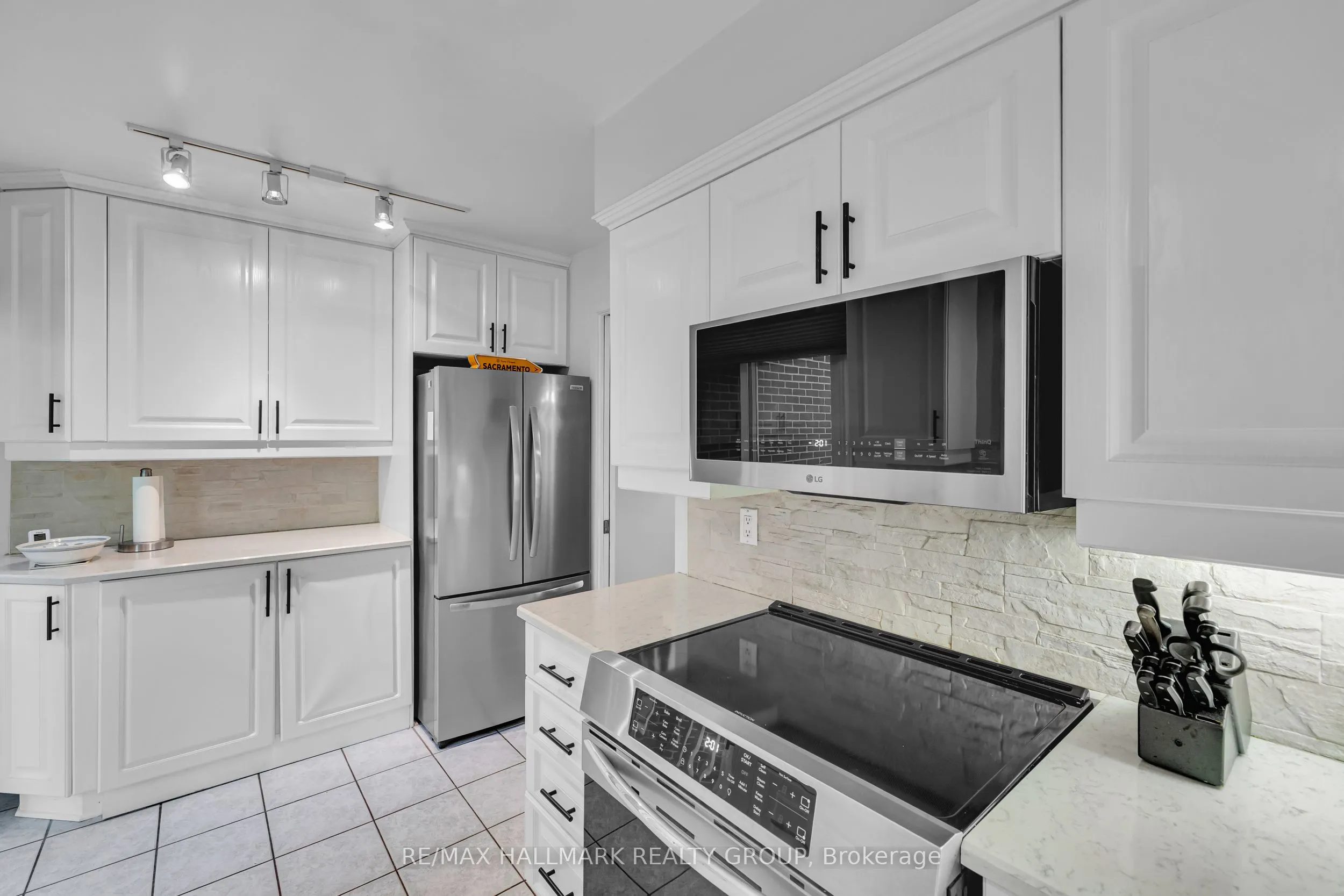 60 Greenfield Avenue, #1
