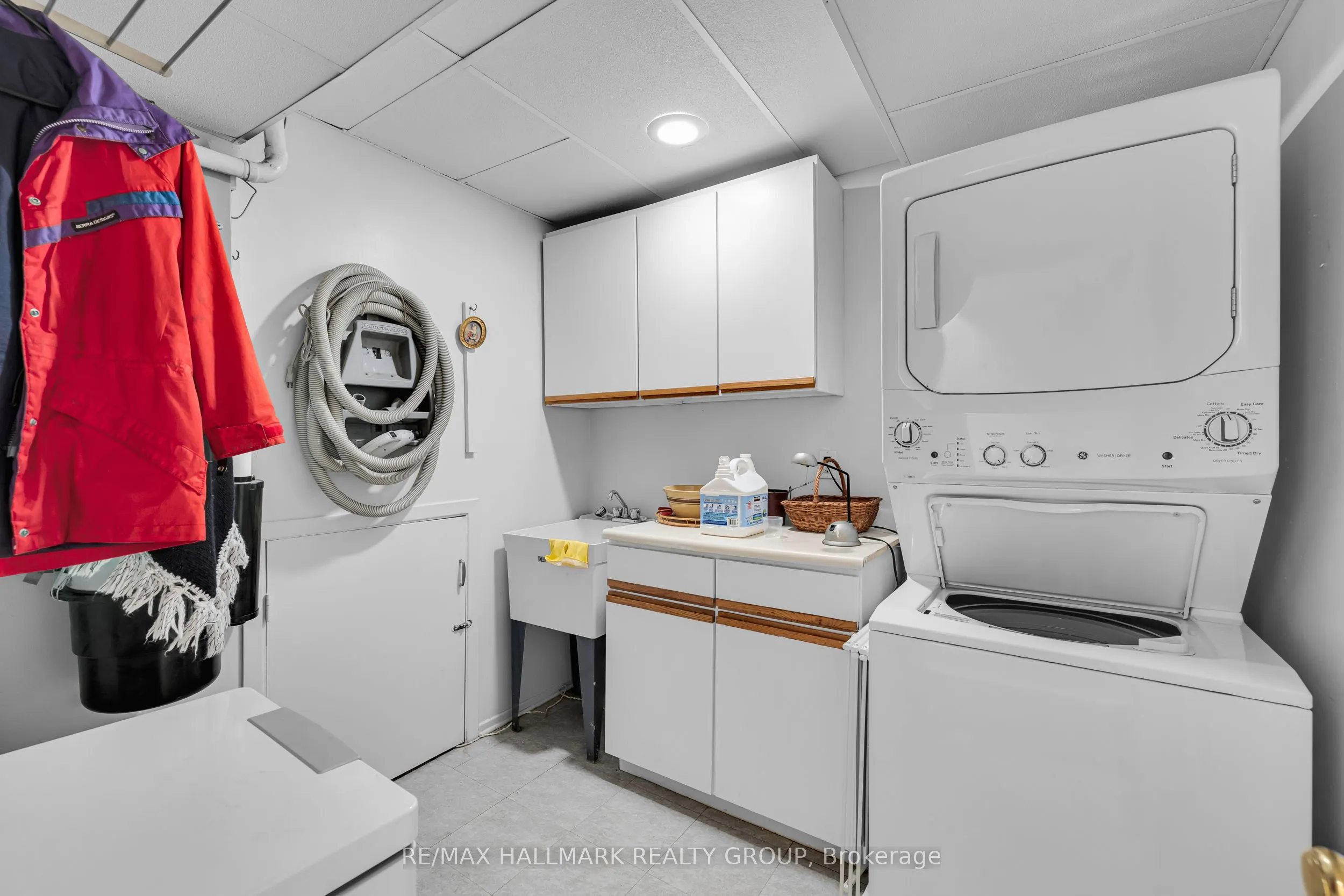60 Greenfield Avenue, #1