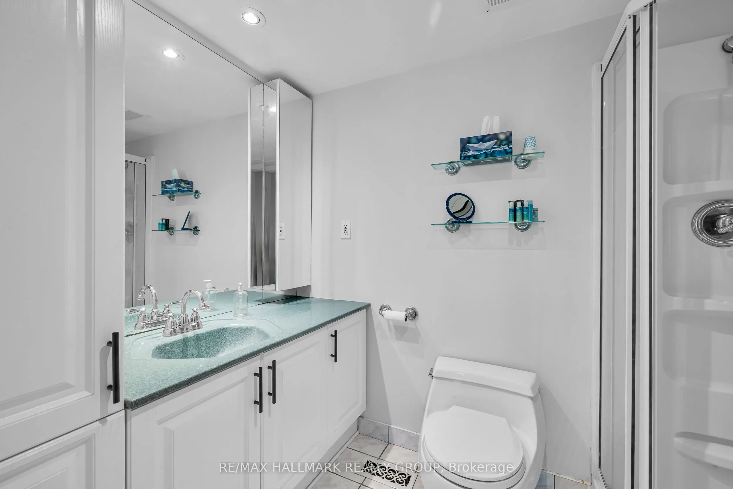 60 Greenfield Avenue, #1