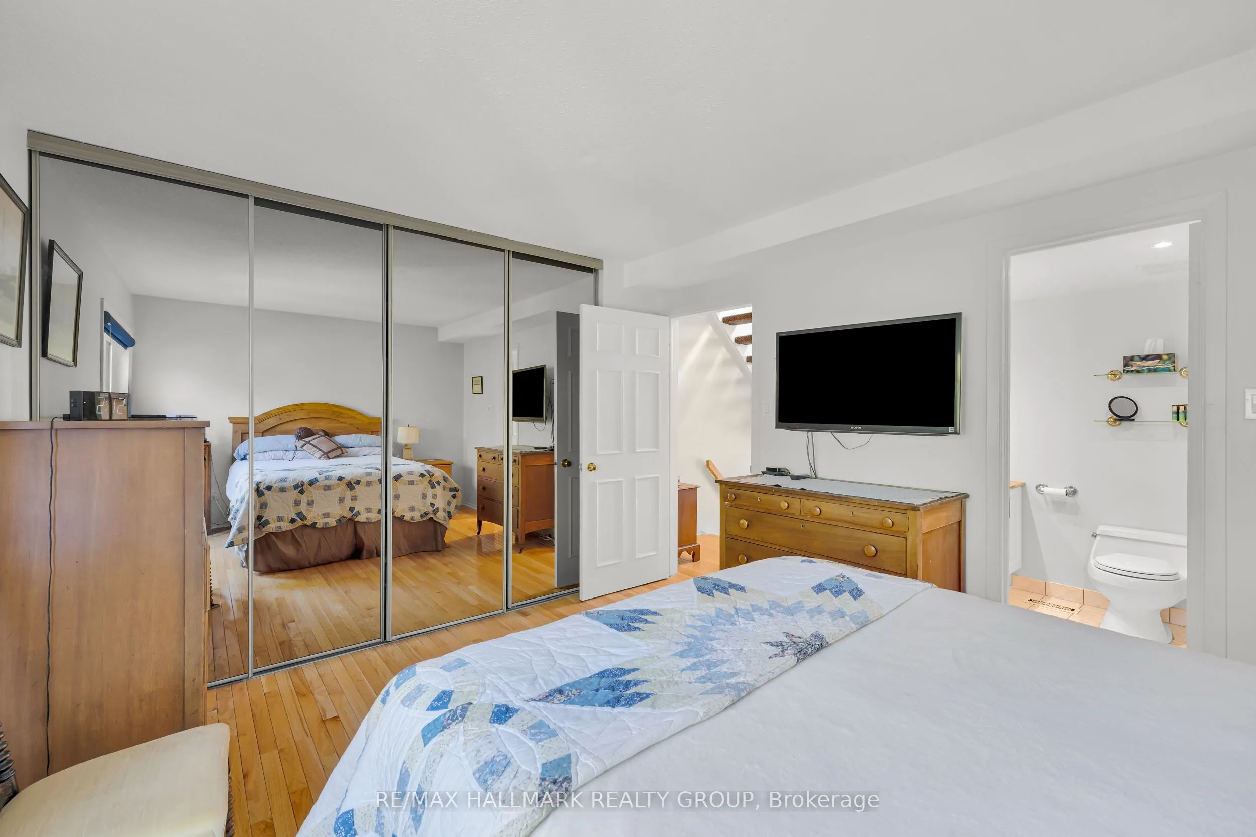 60 Greenfield Avenue, #1