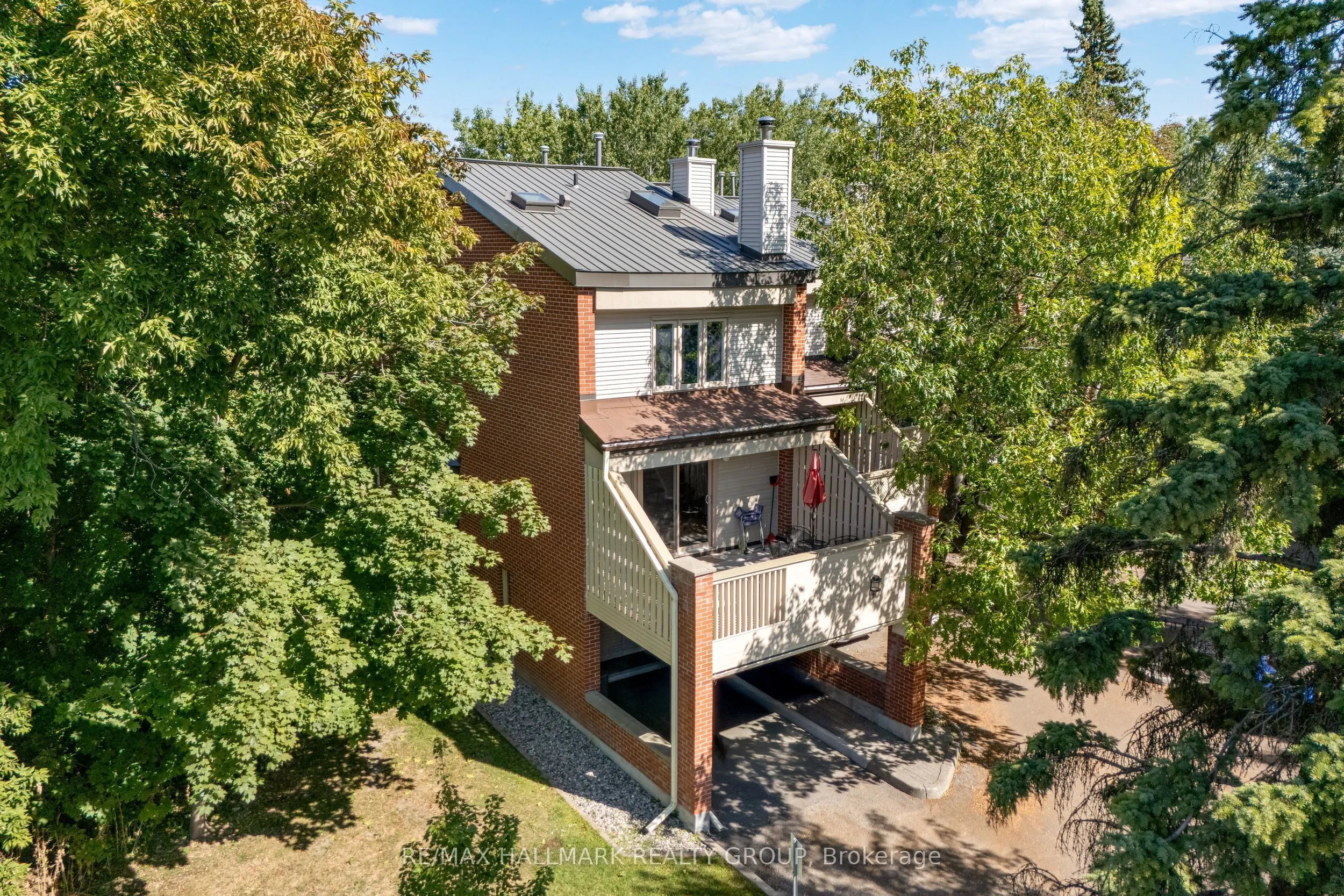 60 Greenfield Avenue, #1