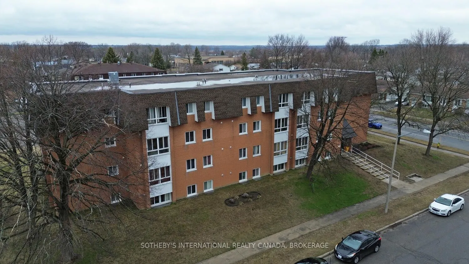 810 Kyle Court, #306