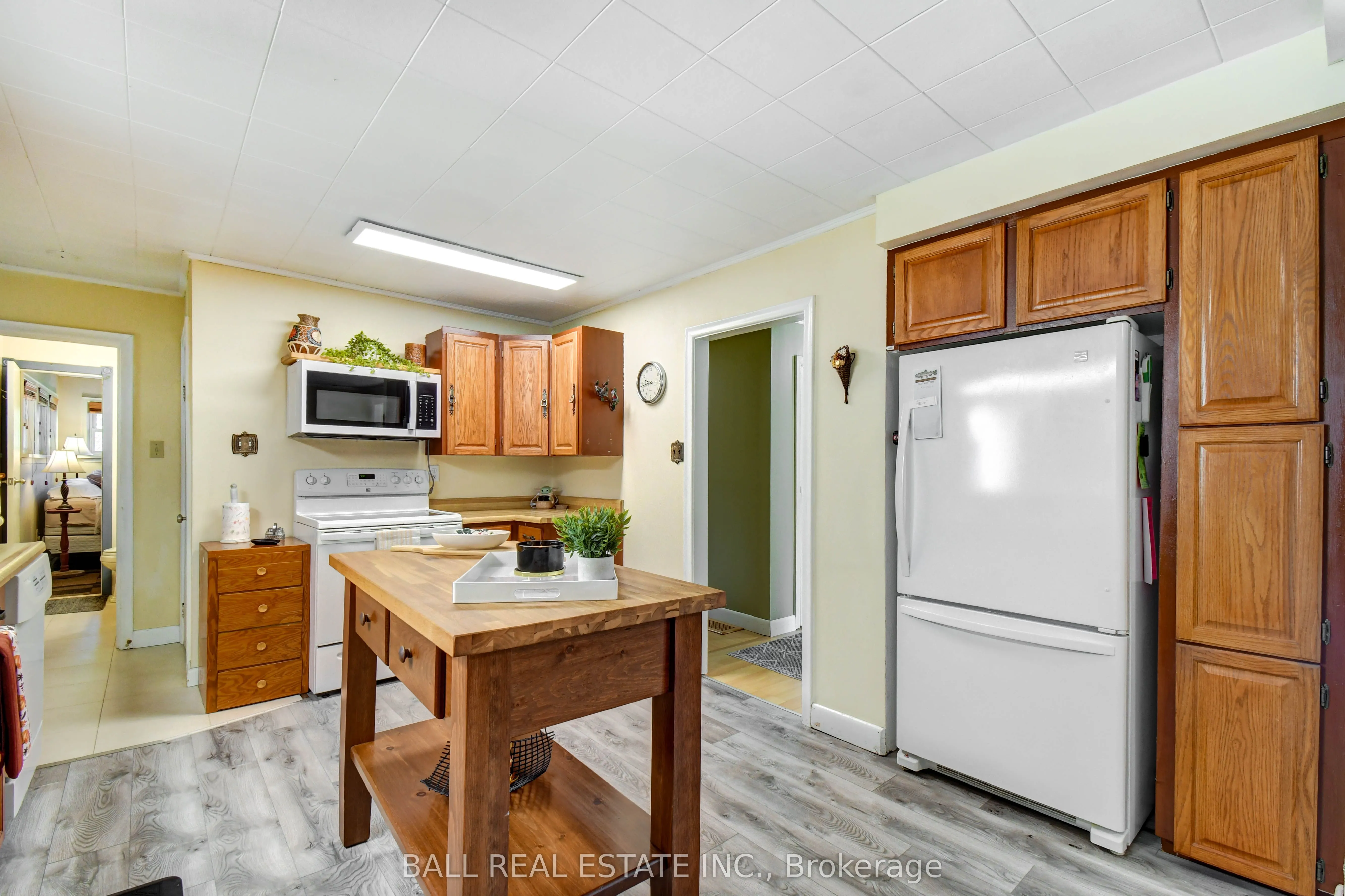 27437 Highway 62