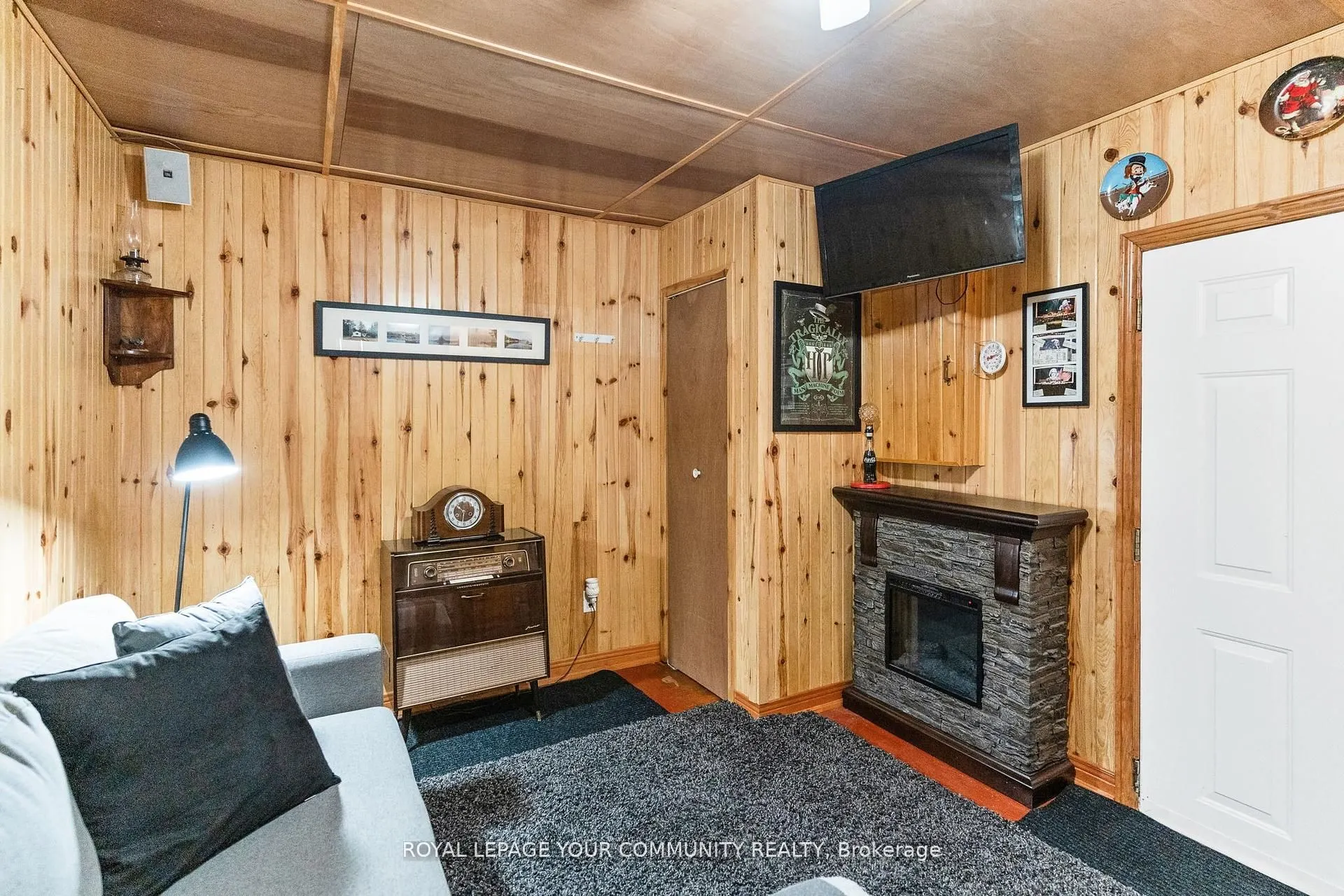 1139 Canuck Trail