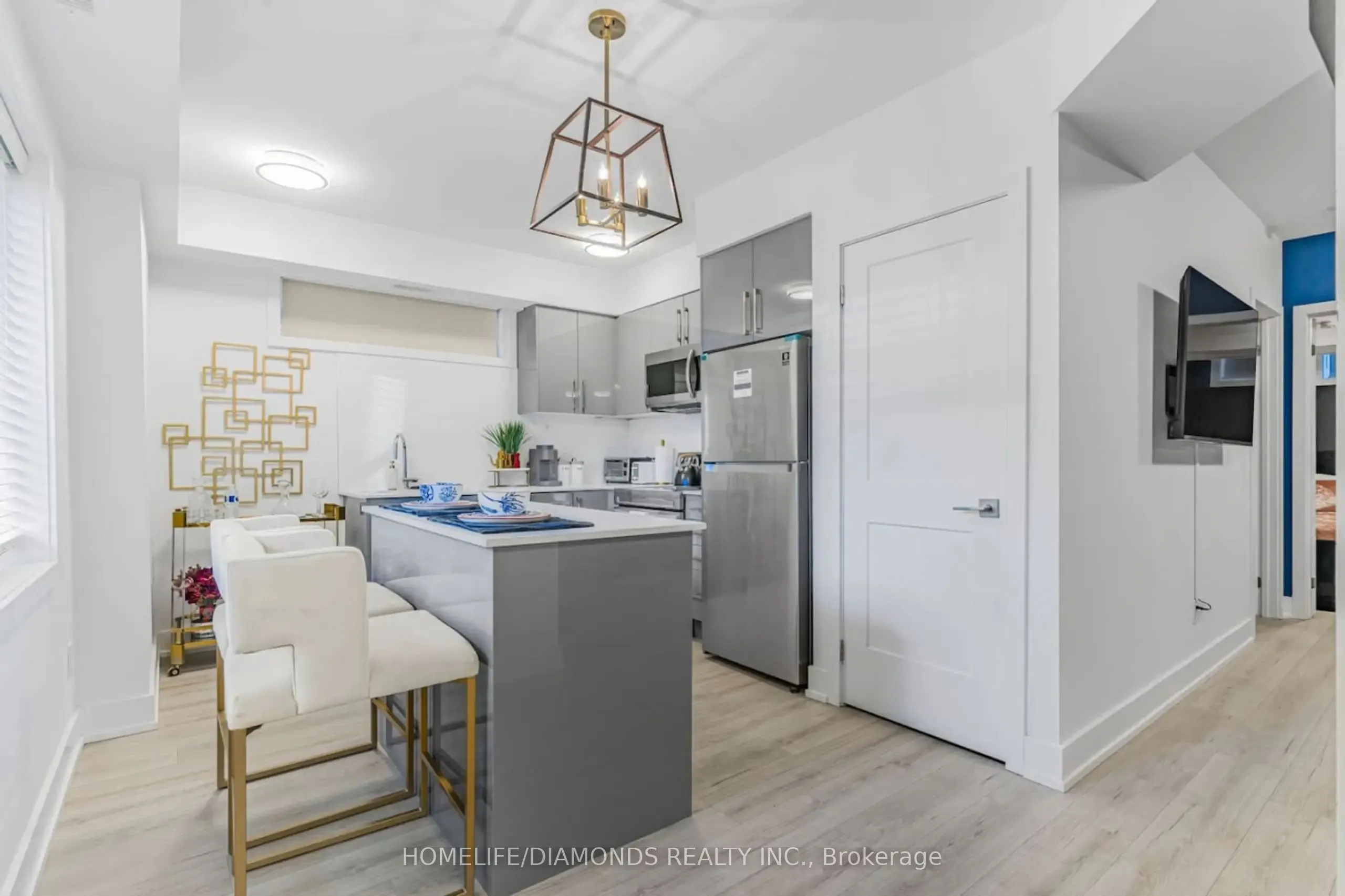6065 MCLEOD Road, #101