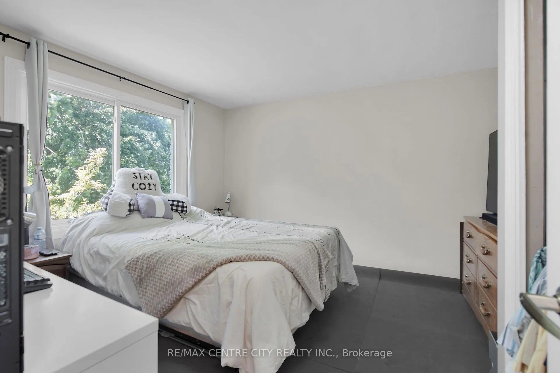 2103 Fanshawe Park Road W