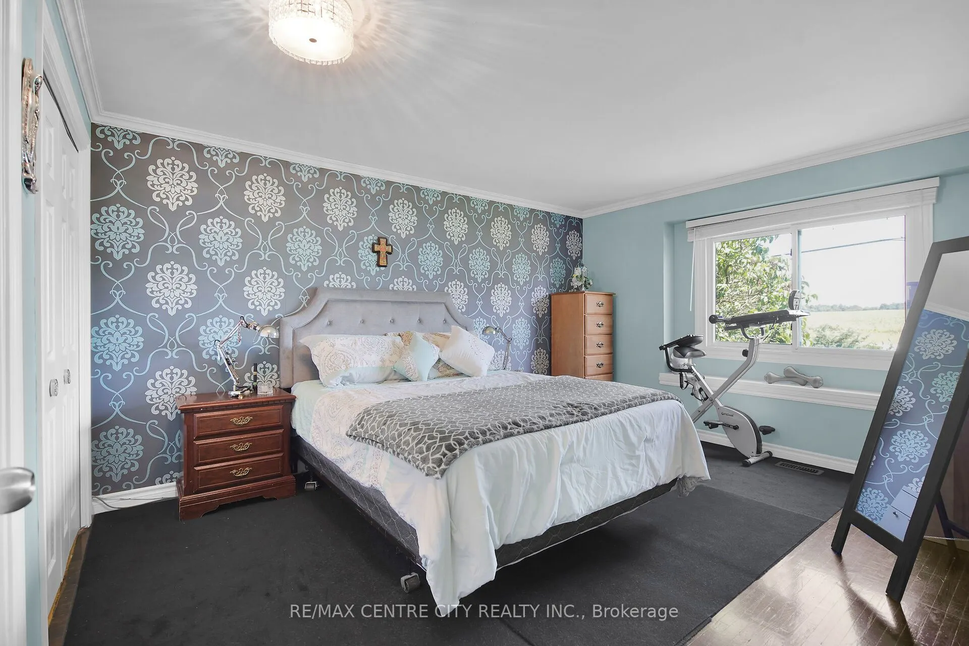 2103 Fanshawe Park Road W