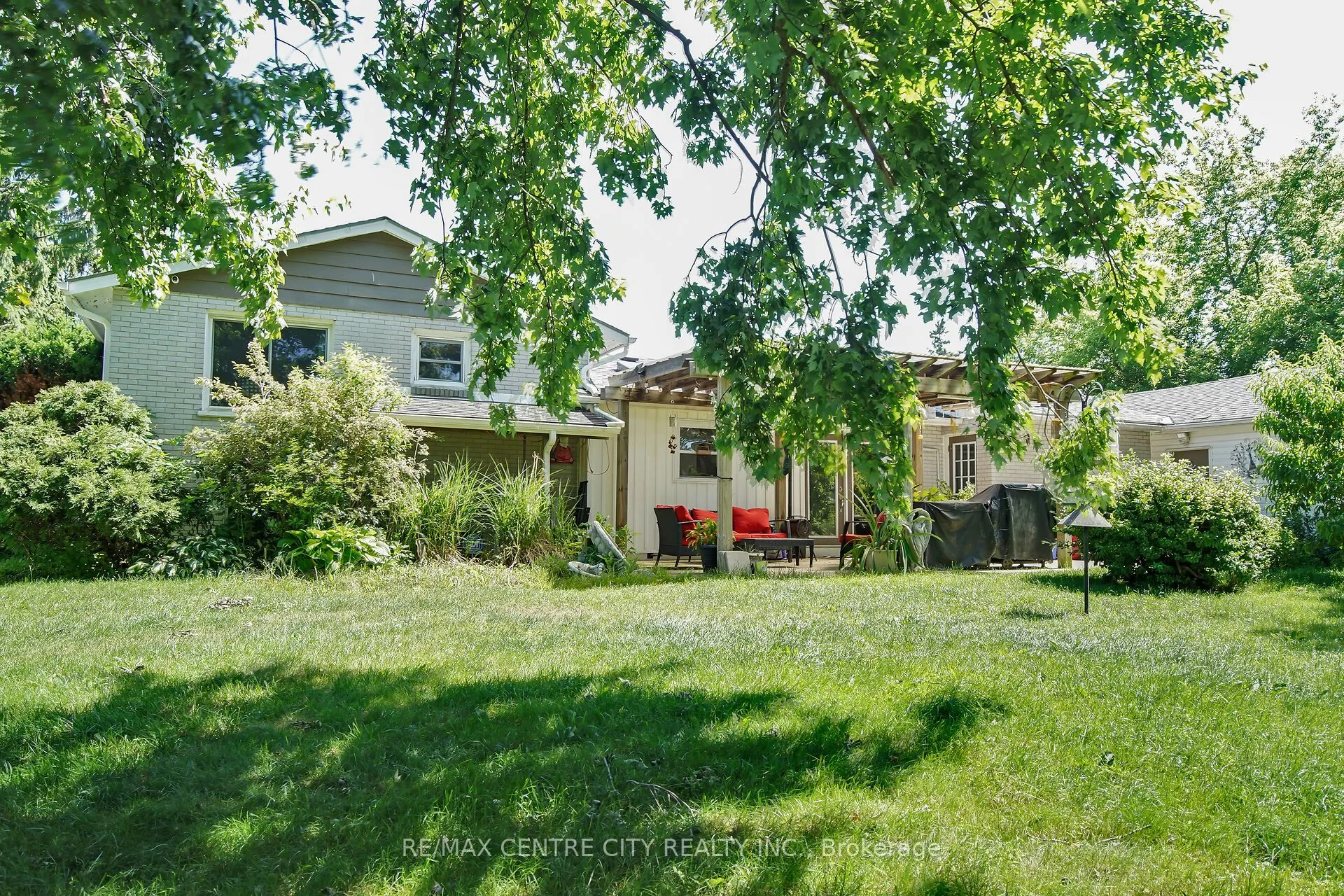 2103 Fanshawe Park Road W