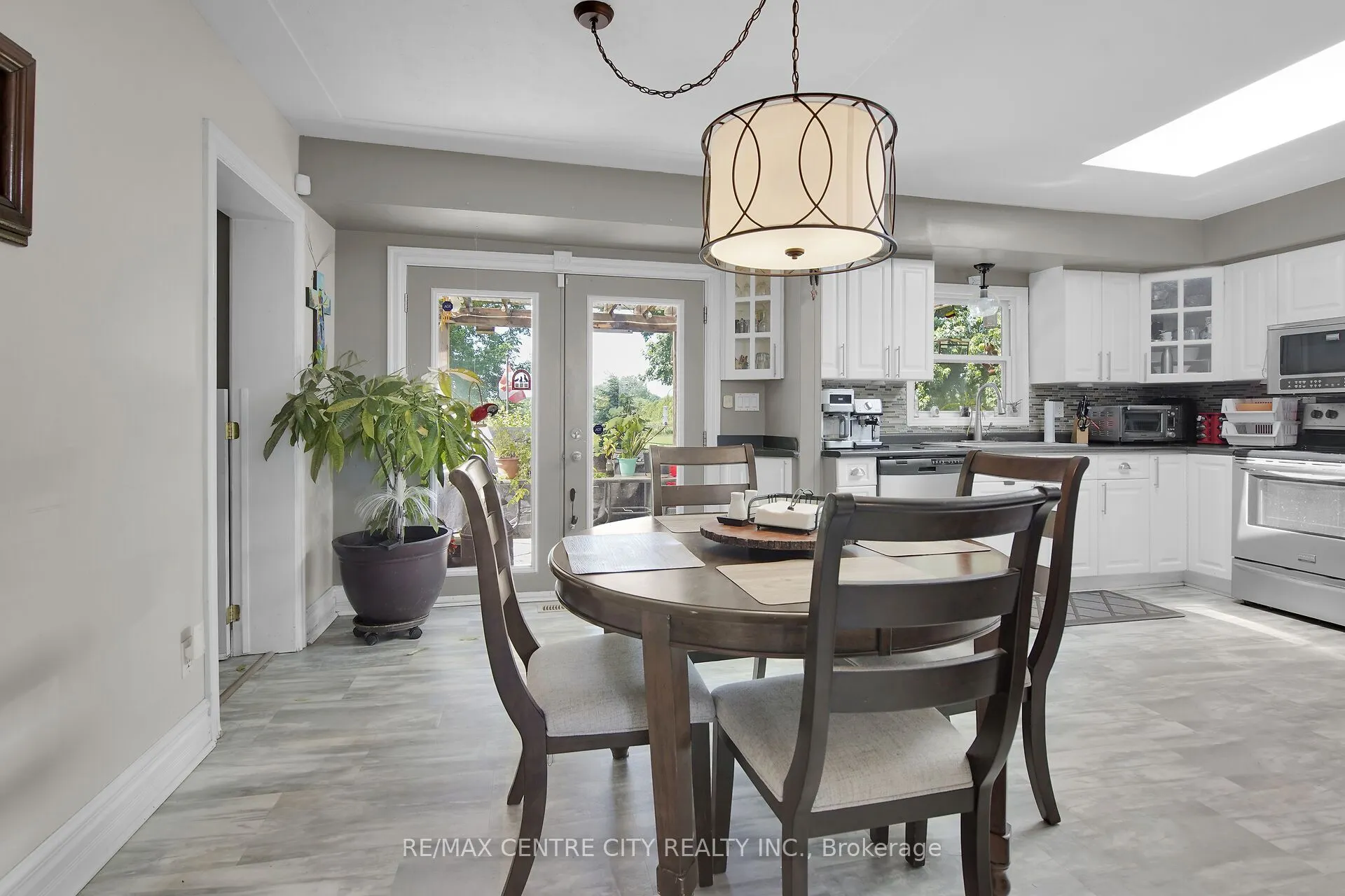 2103 Fanshawe Park Road W
