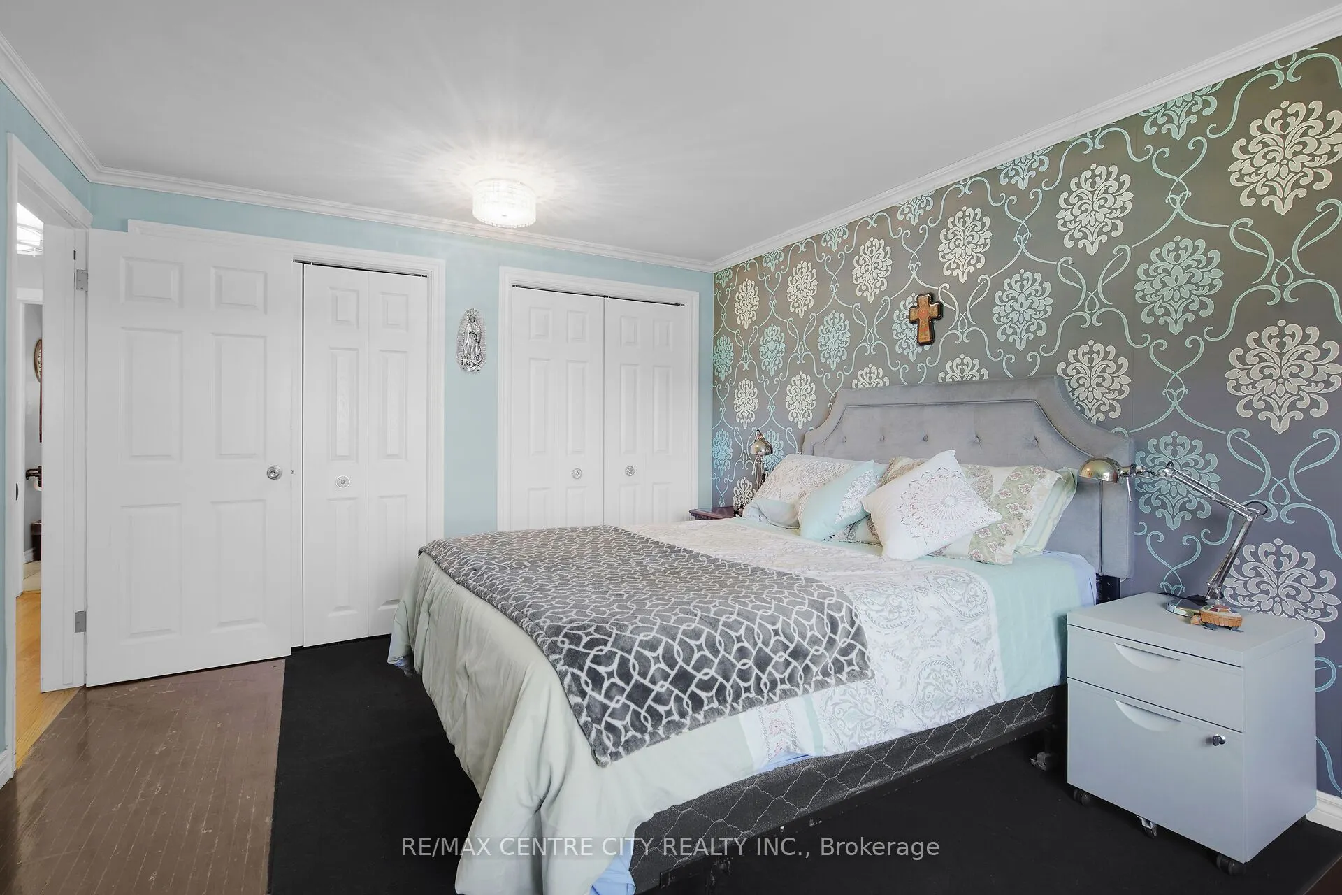 2103 Fanshawe Park Road W