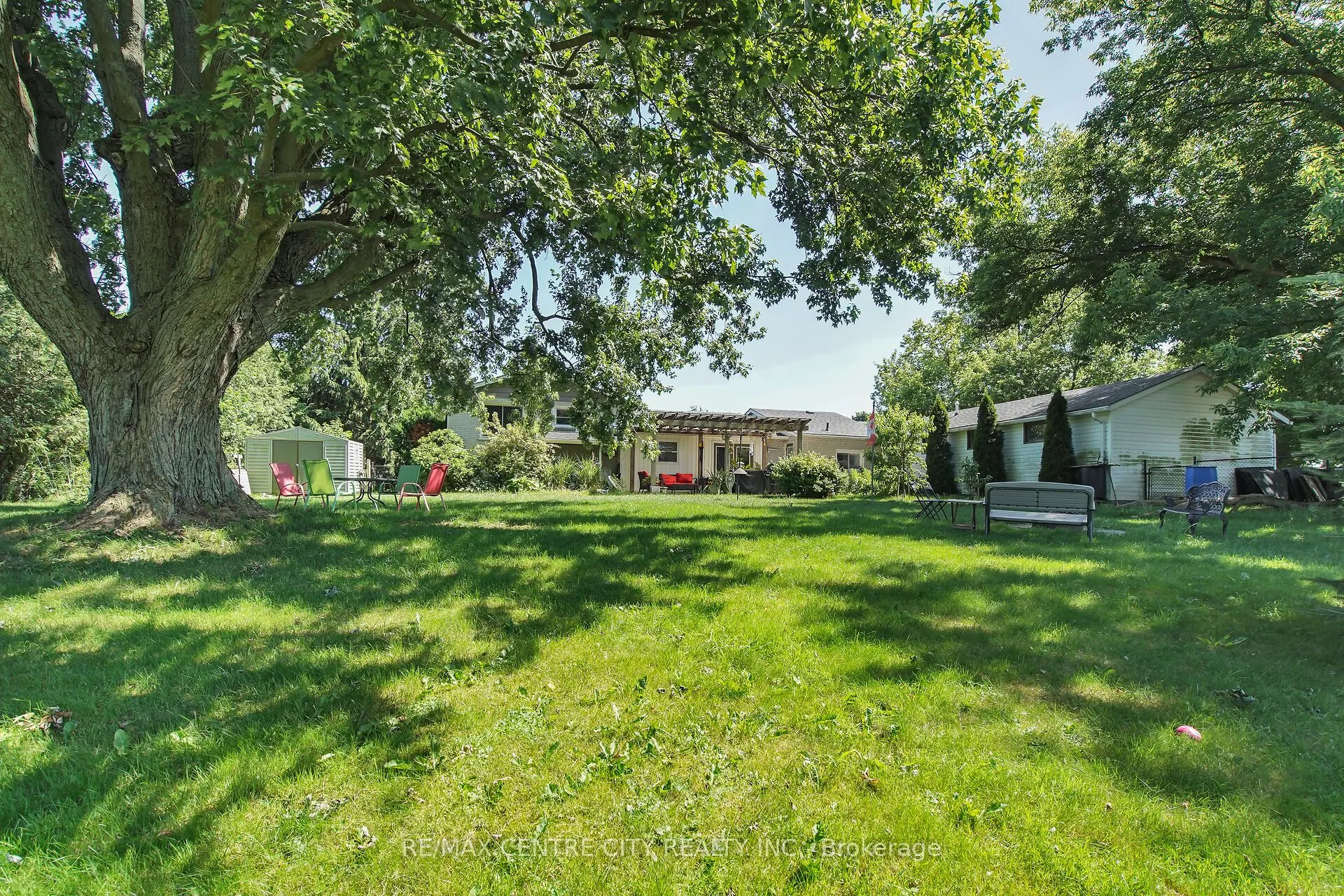 2103 Fanshawe Park Road W