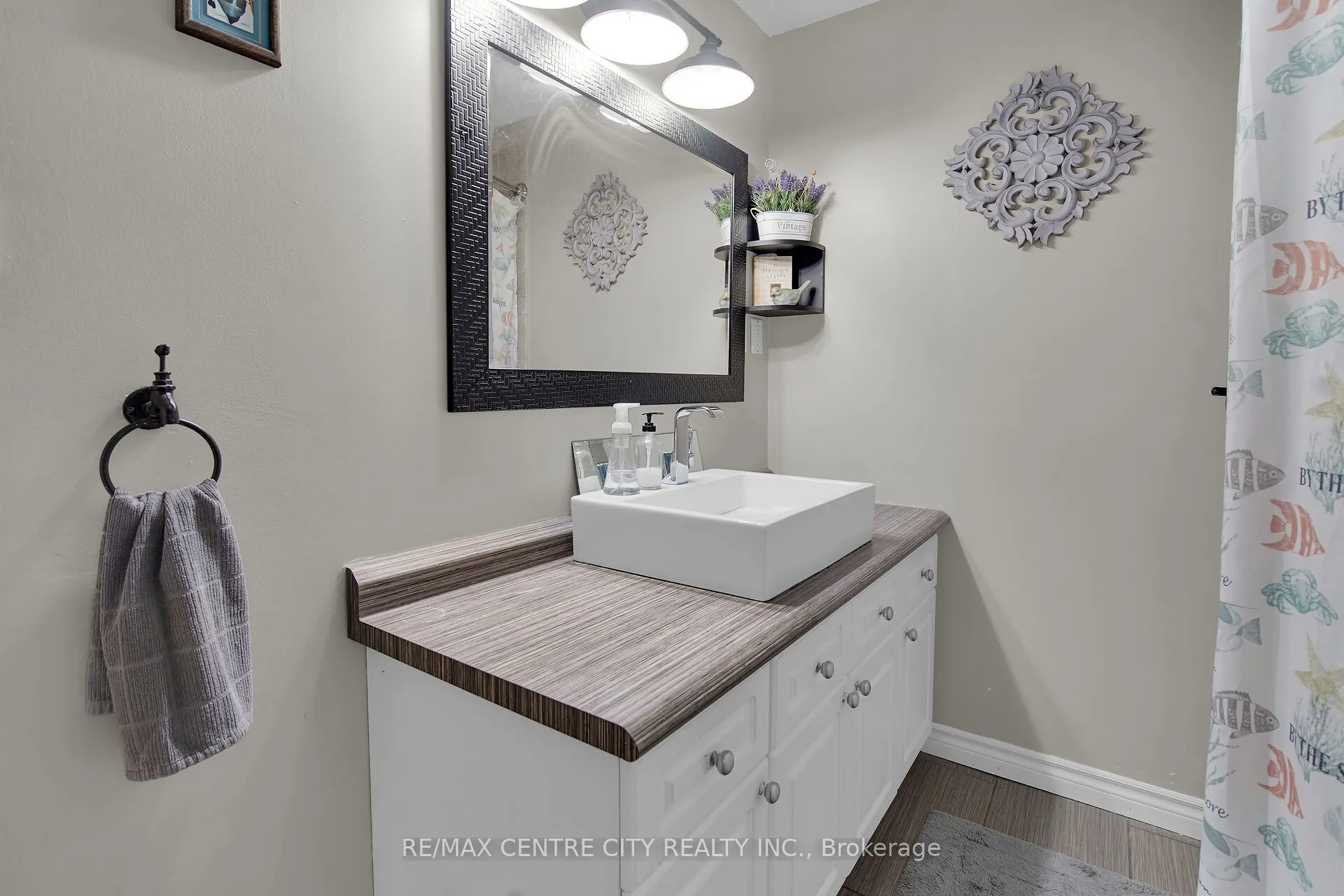 2103 Fanshawe Park Road W