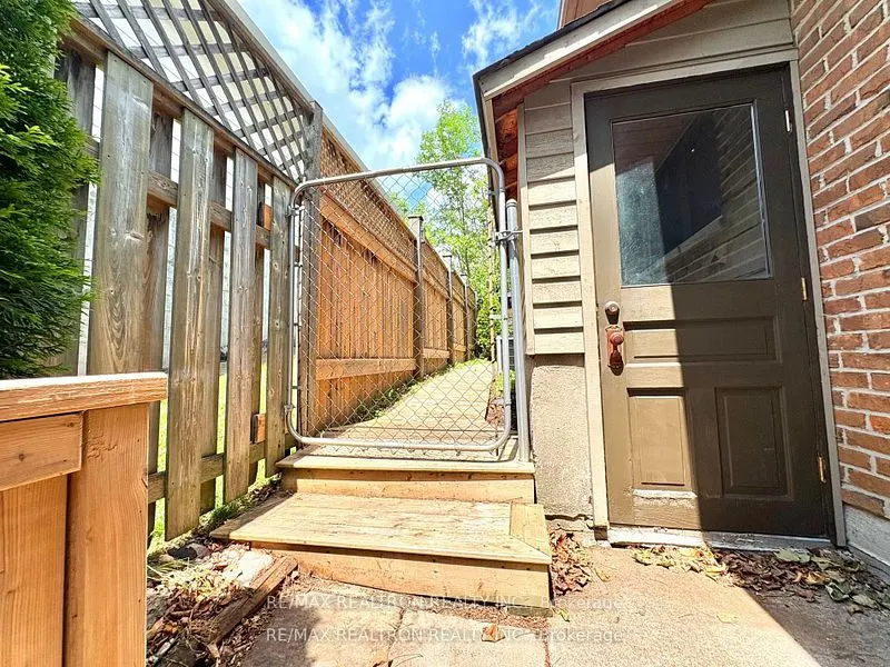 323 Lindan Avenue