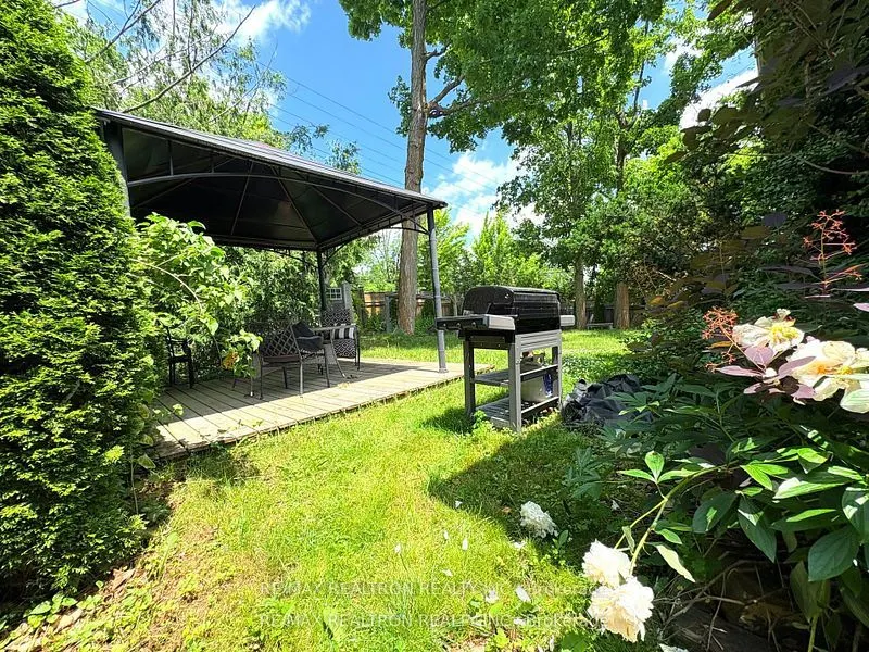 323 Lindan Avenue