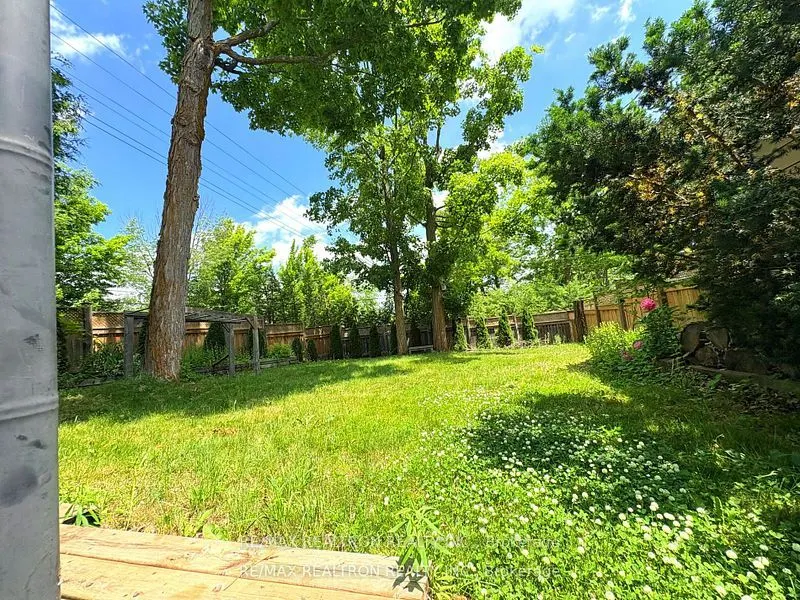 323 Lindan Avenue