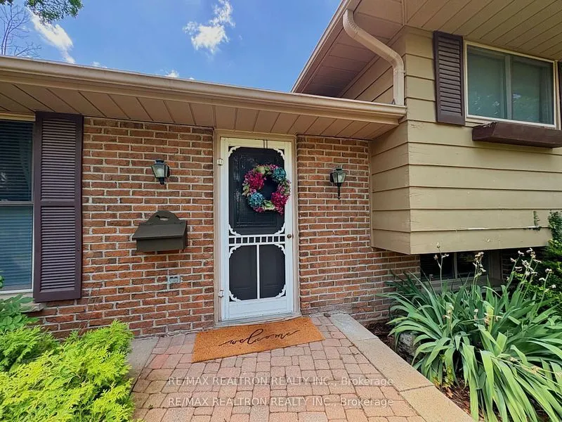 323 Lindan Avenue