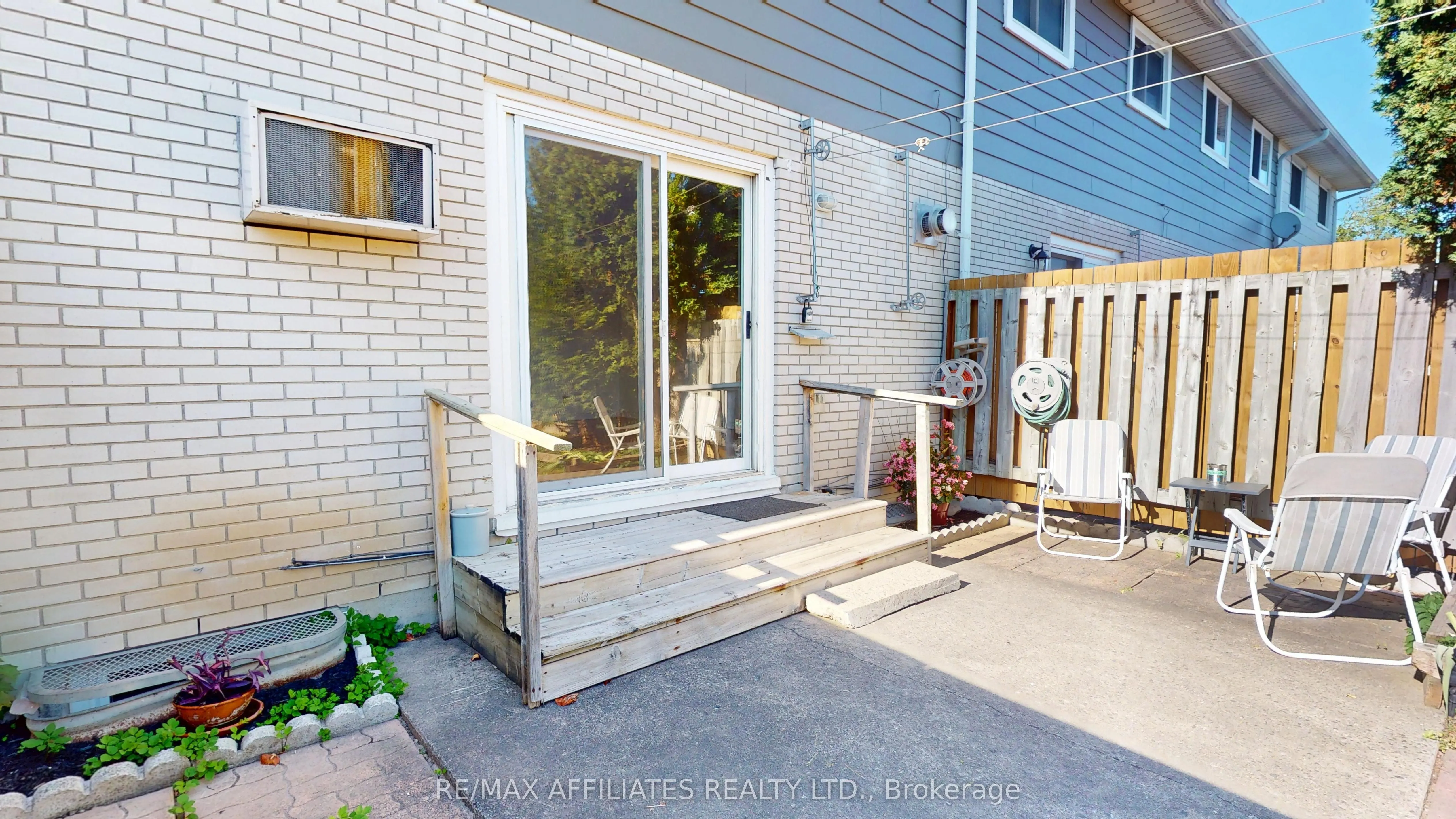 23 Maple Avenue