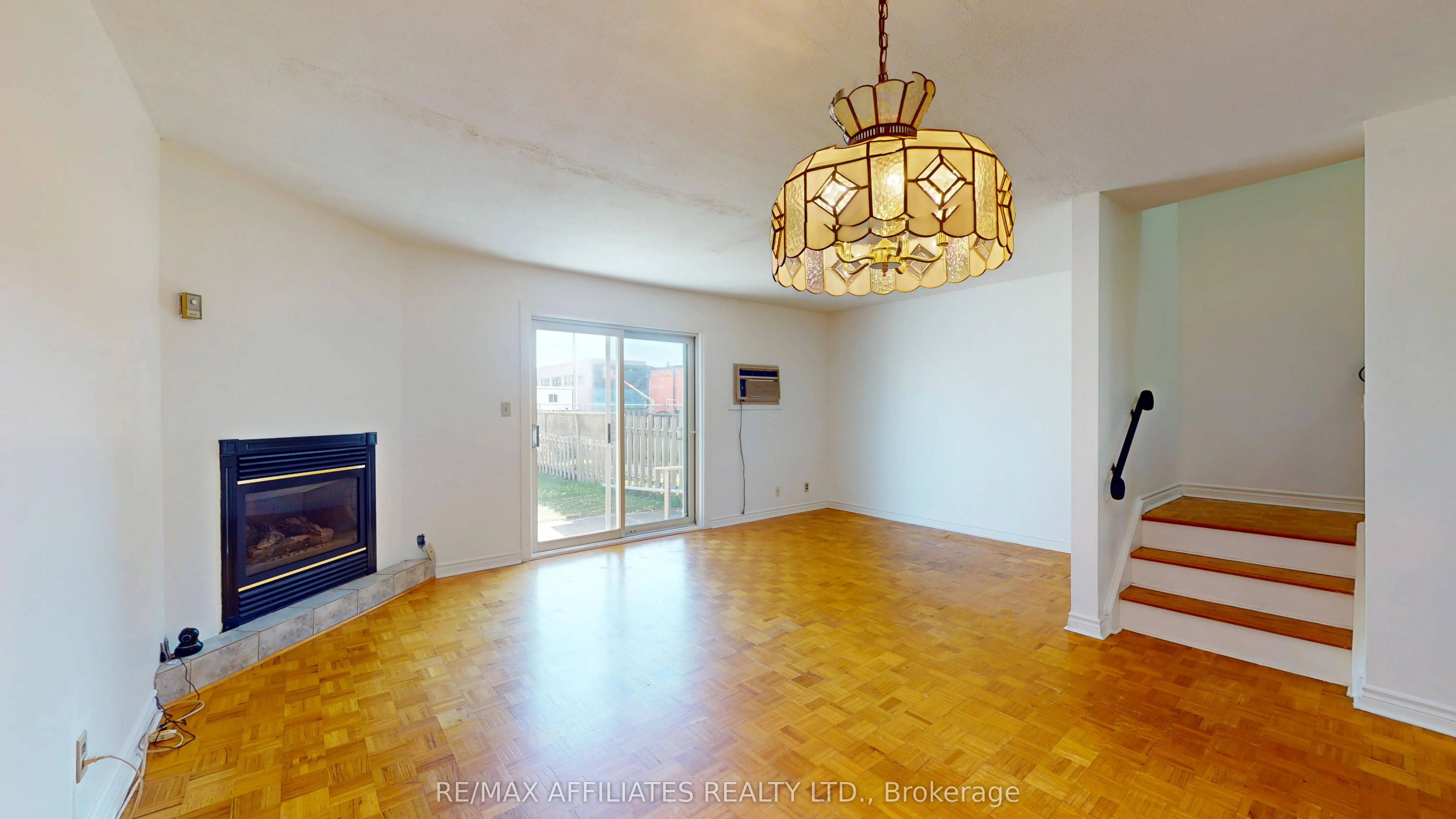 23 Maple Avenue