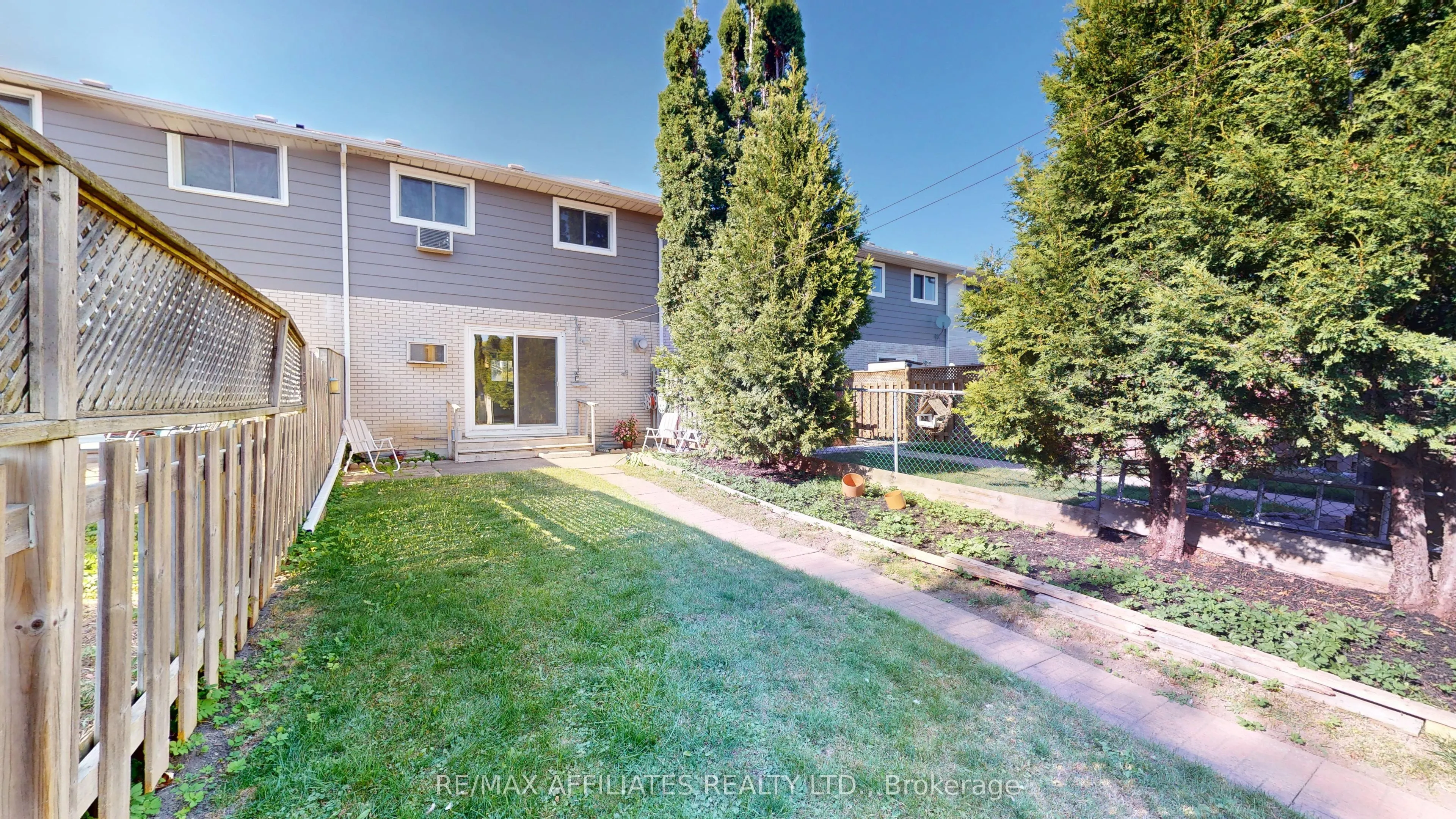 23 Maple Avenue