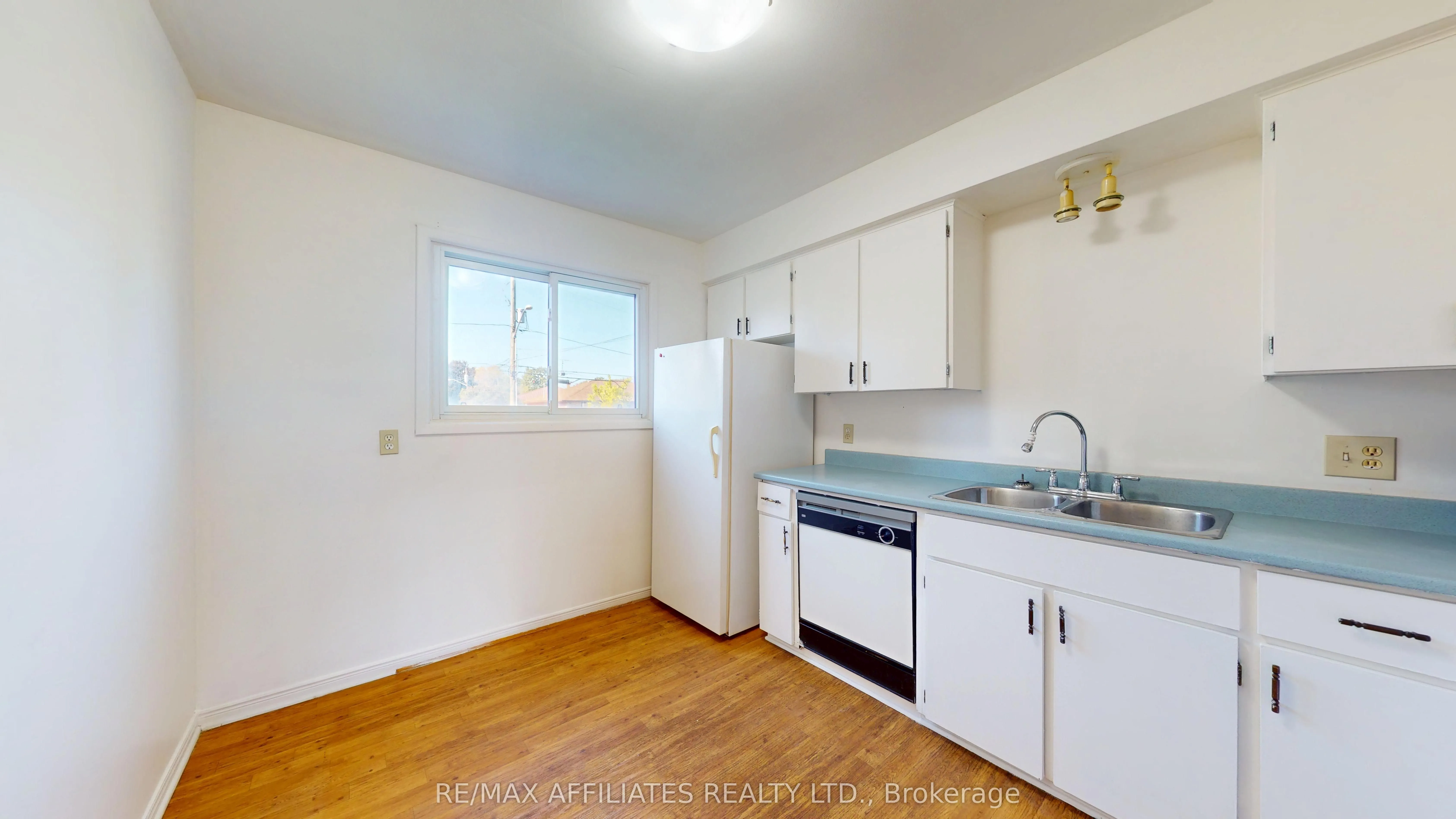 23 Maple Avenue