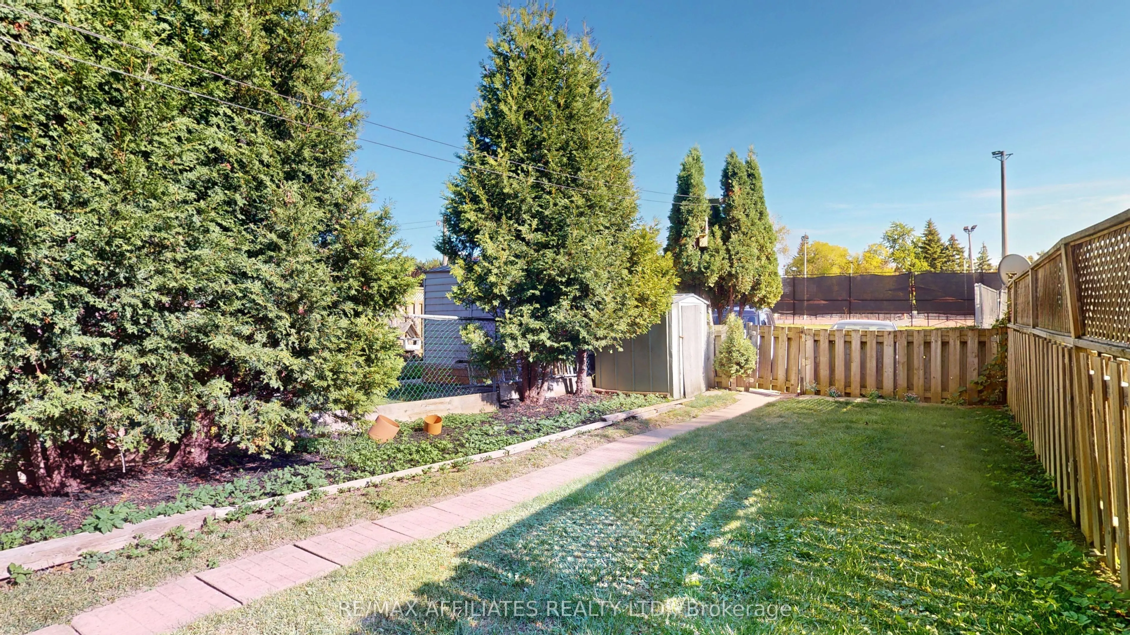 23 Maple Avenue