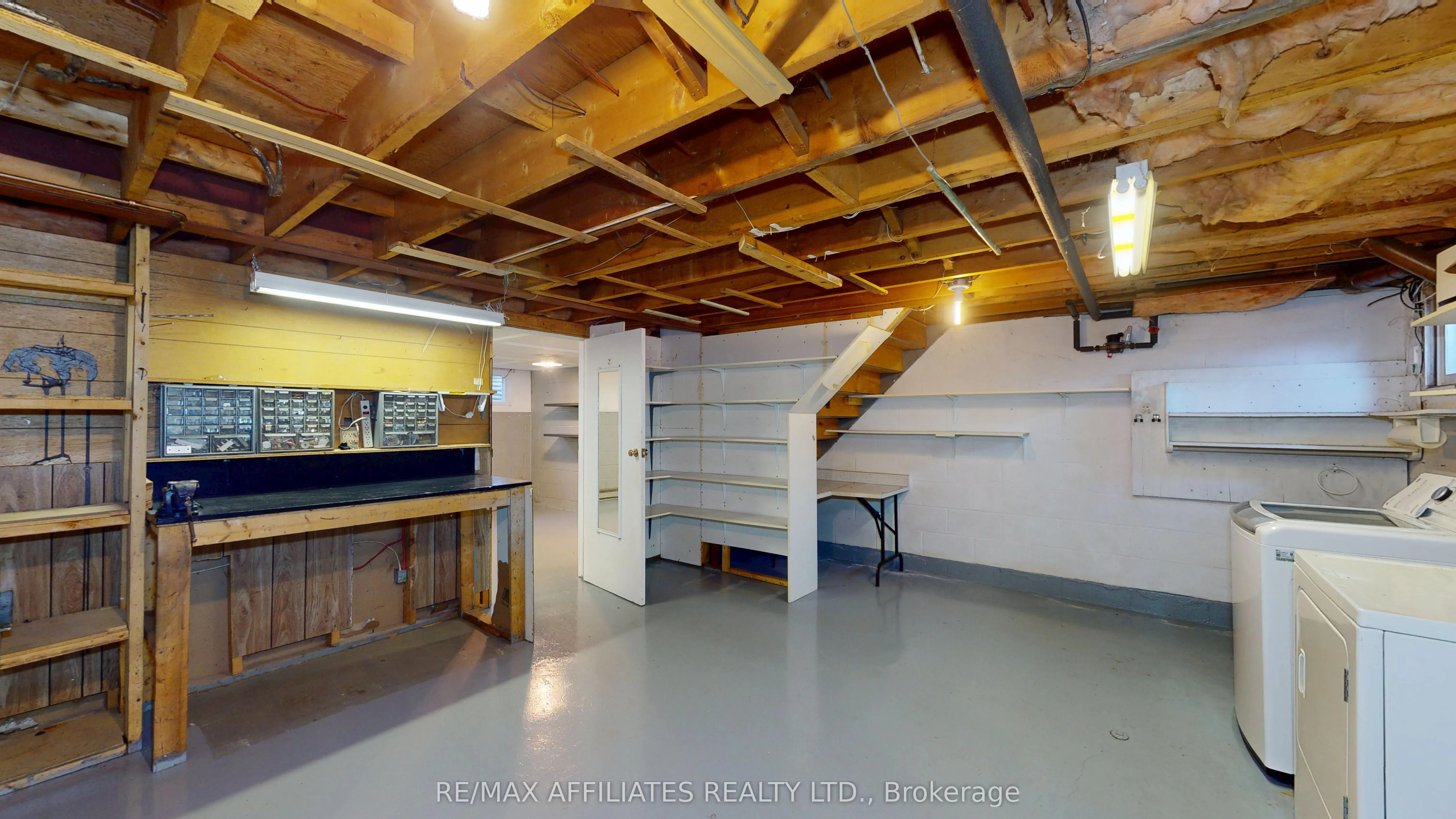 23 Maple Avenue