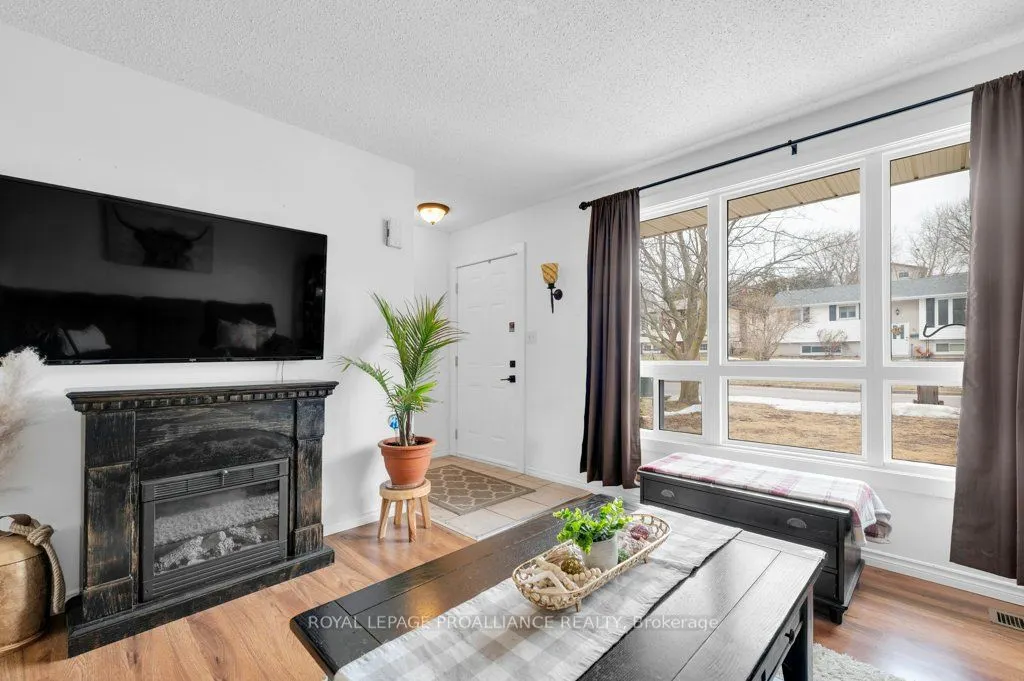 35 Van Alstine Drive