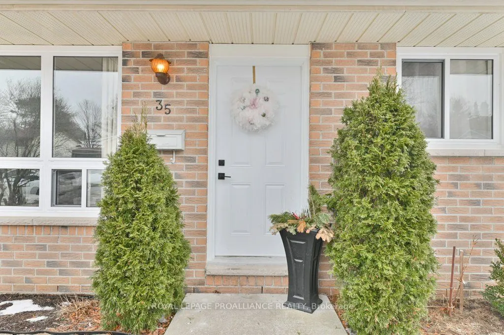 35 Van Alstine Drive