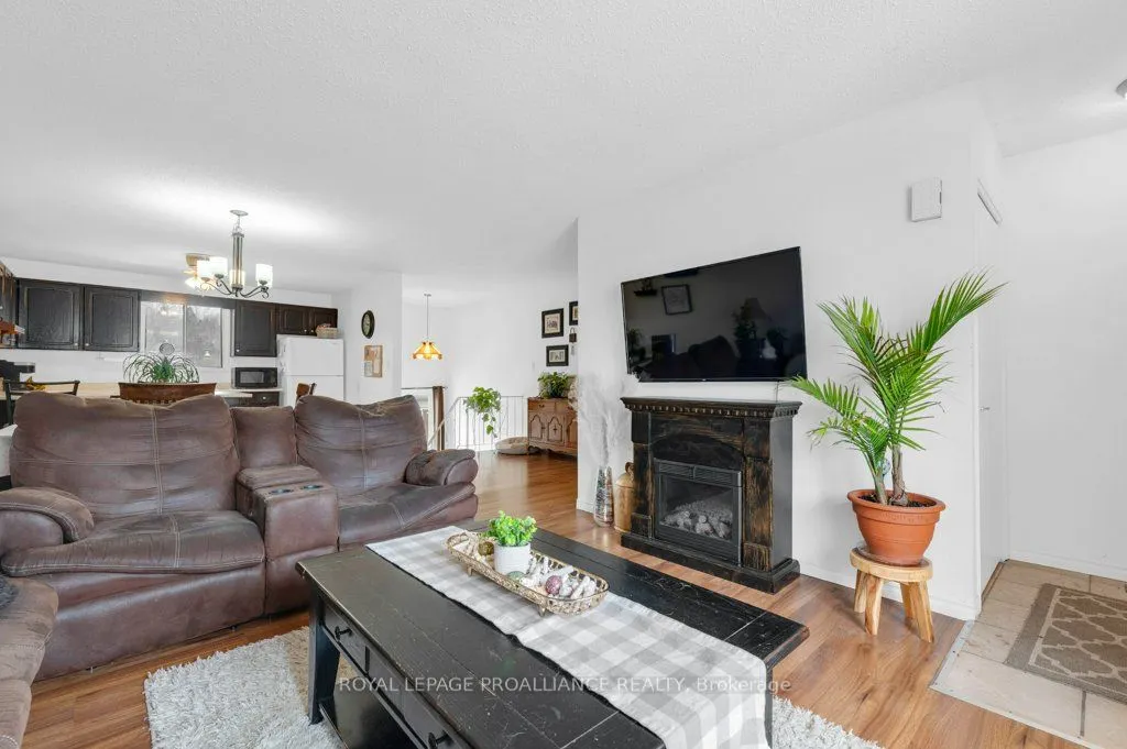 35 Van Alstine Drive