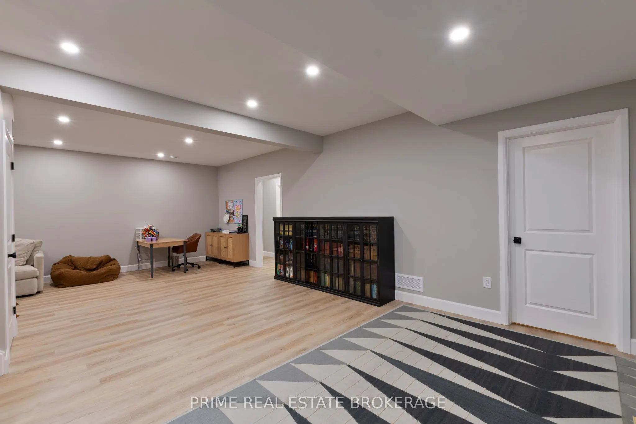 8865 Iona Road