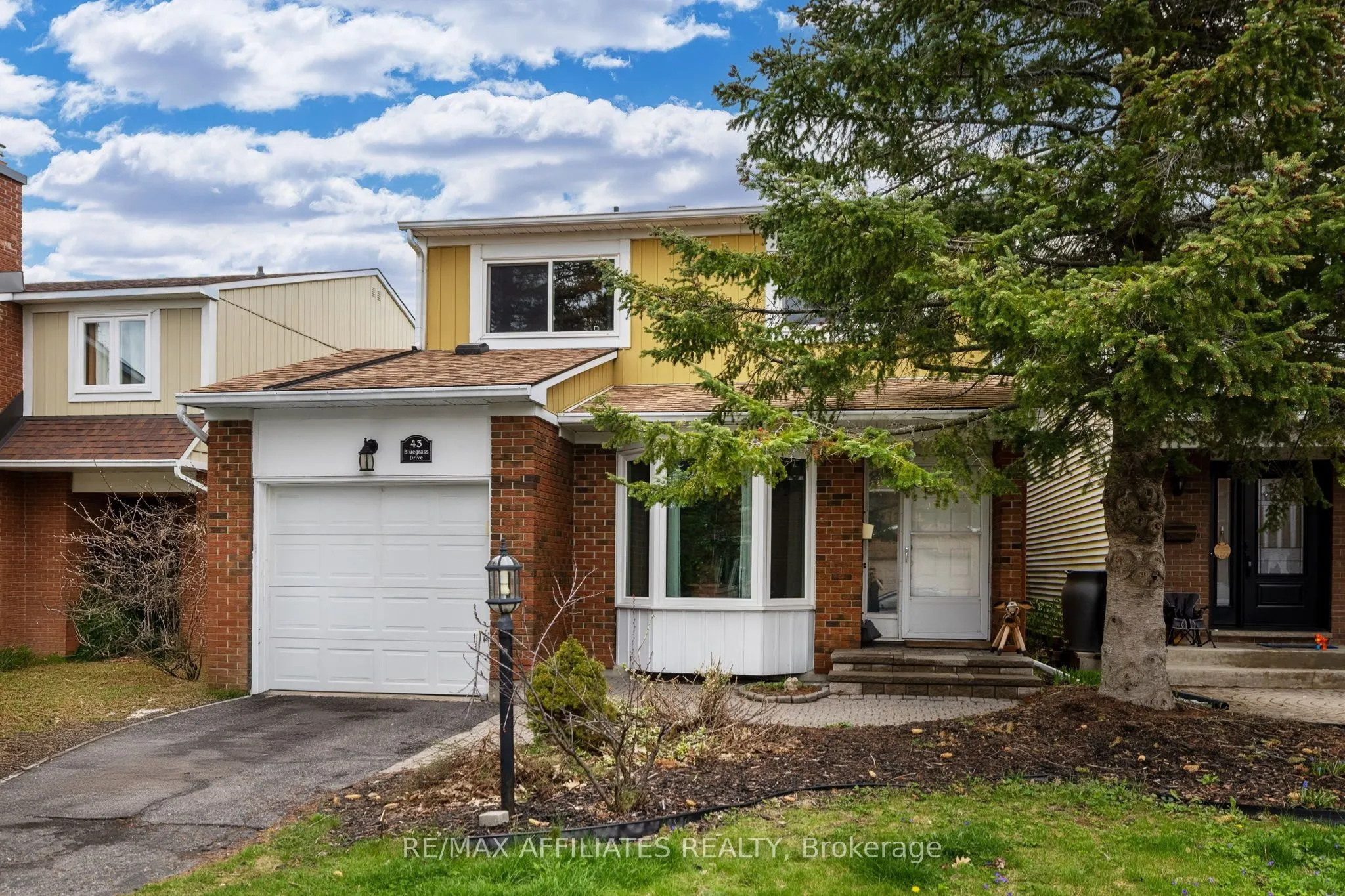 43 Bluegrass Drive