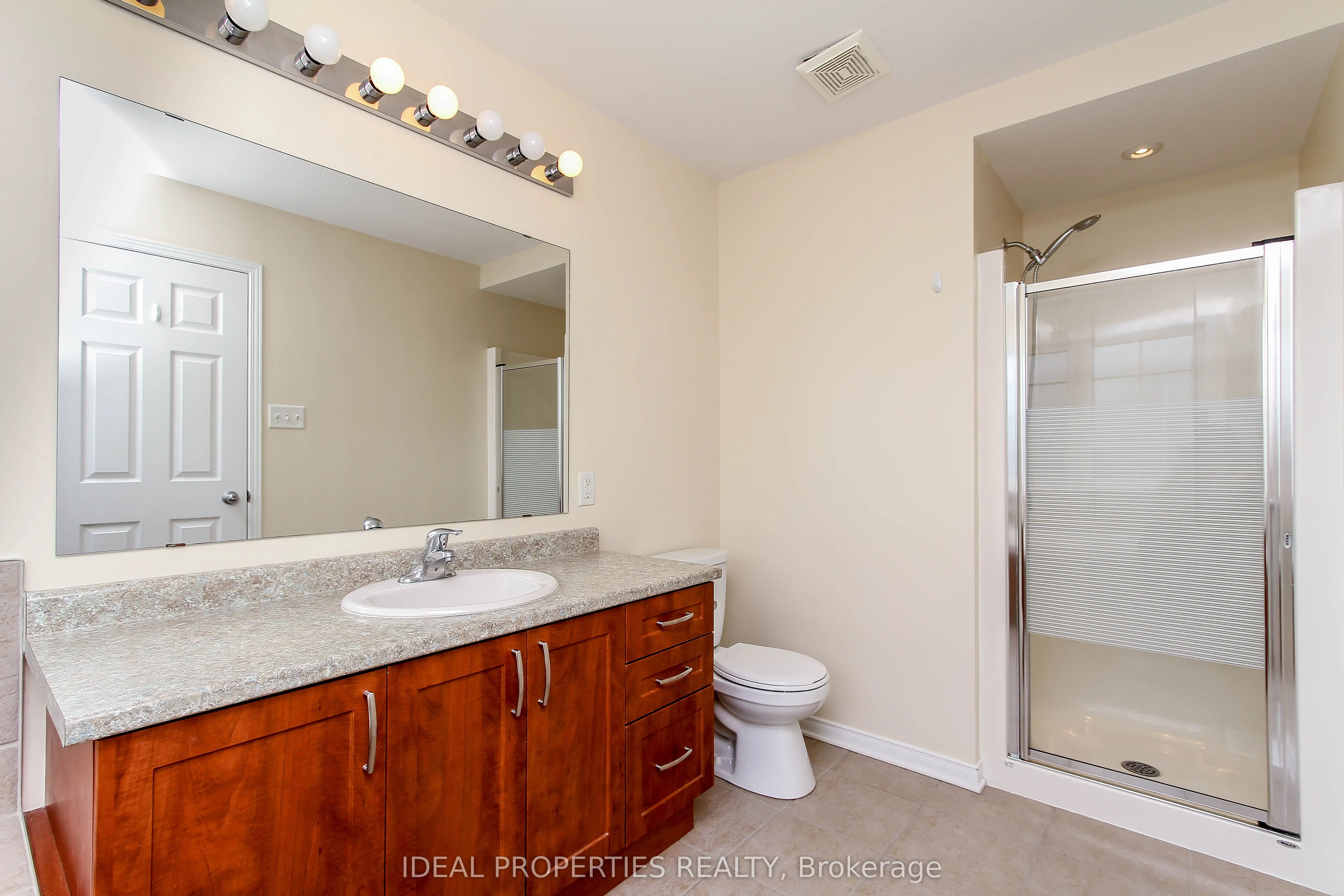 565 Pepperville Crescent