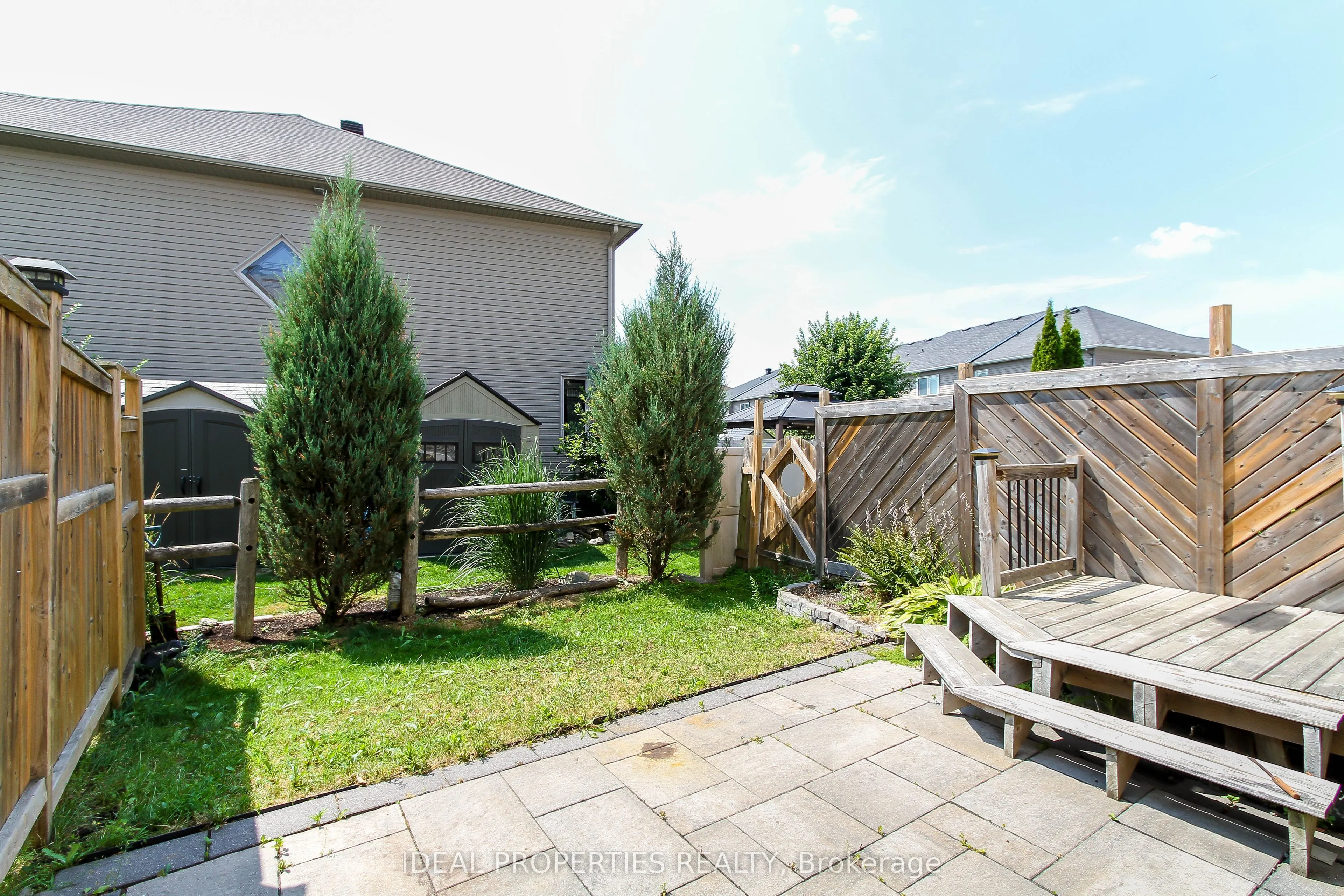 565 Pepperville Crescent