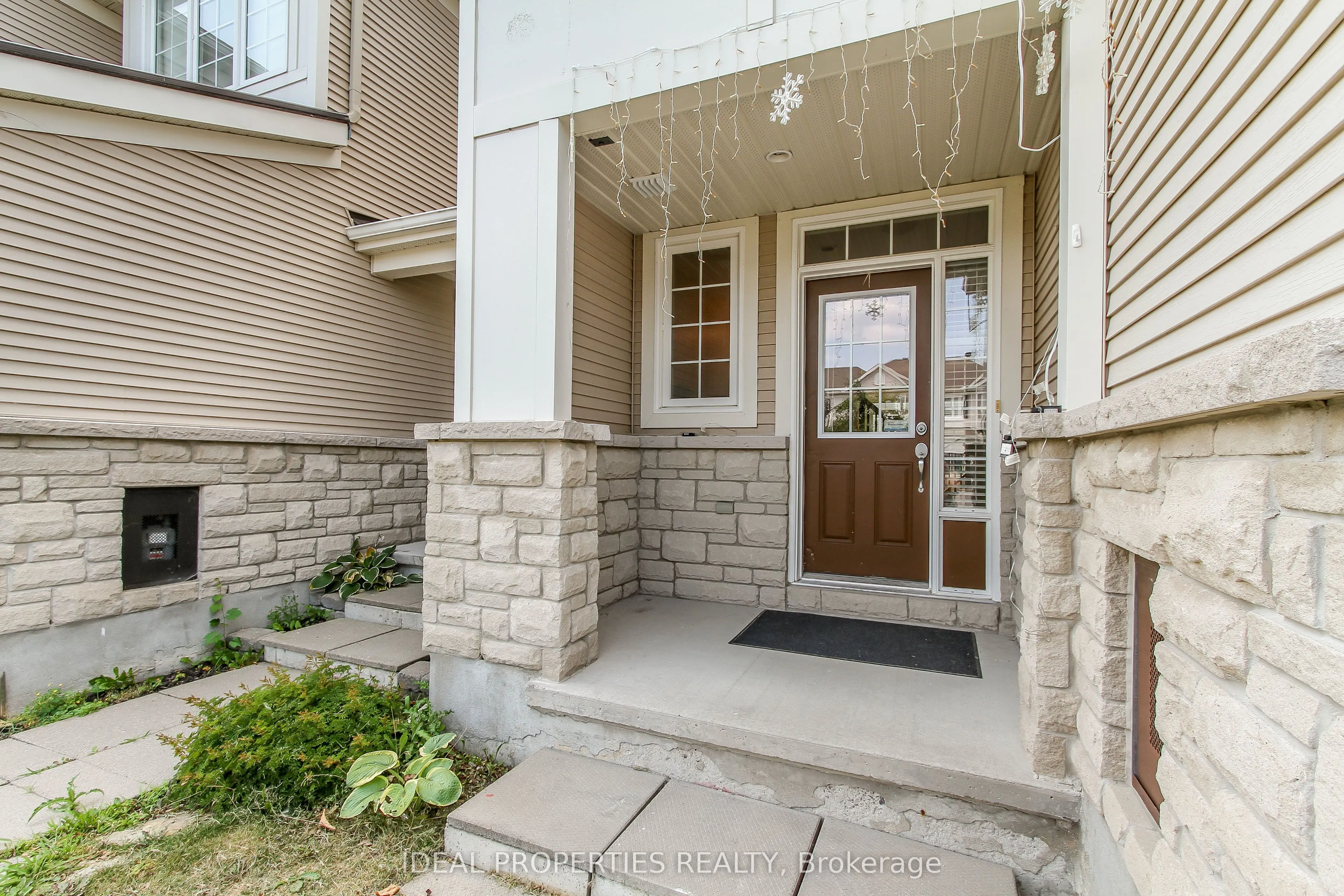 565 Pepperville Crescent