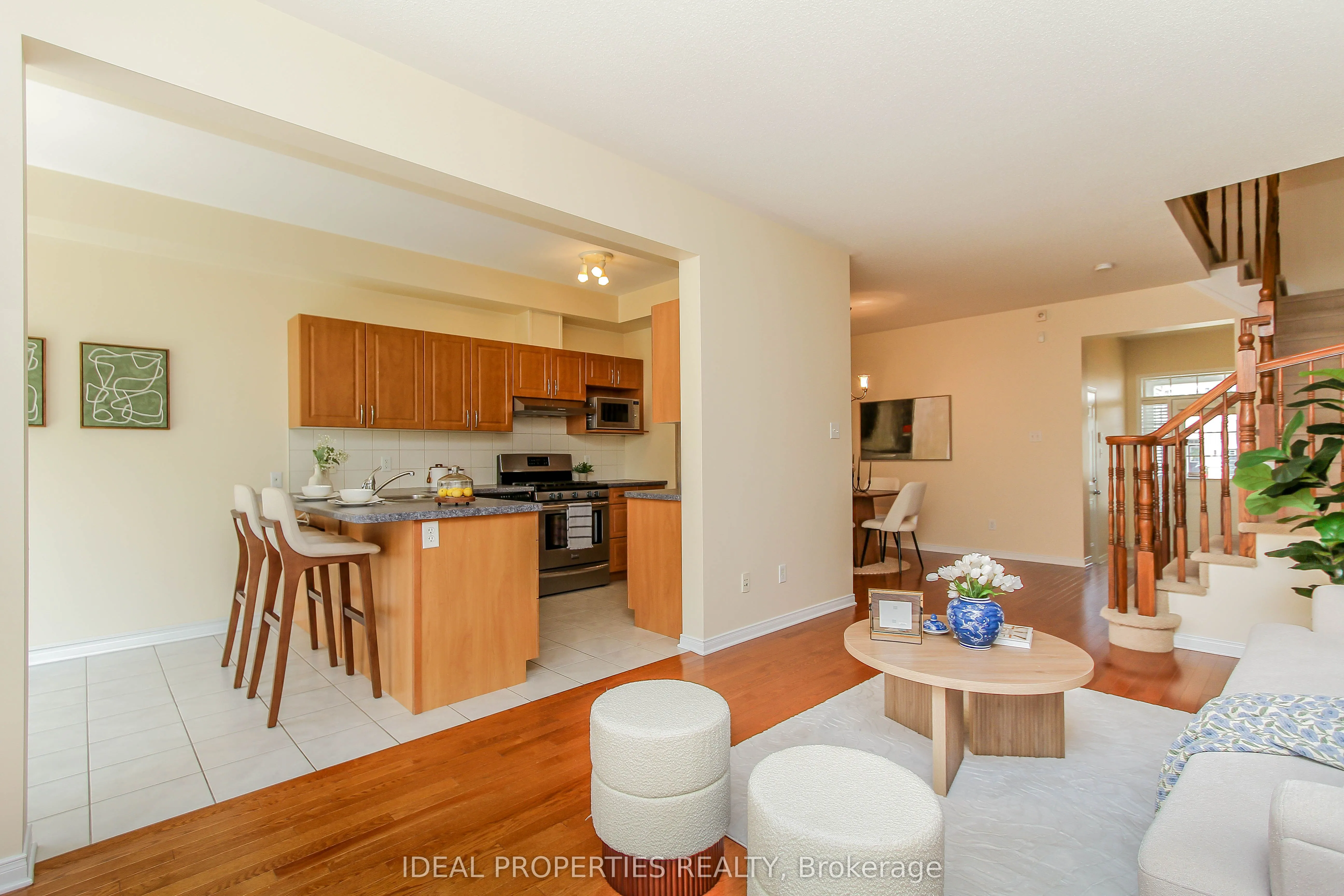 565 Pepperville Crescent