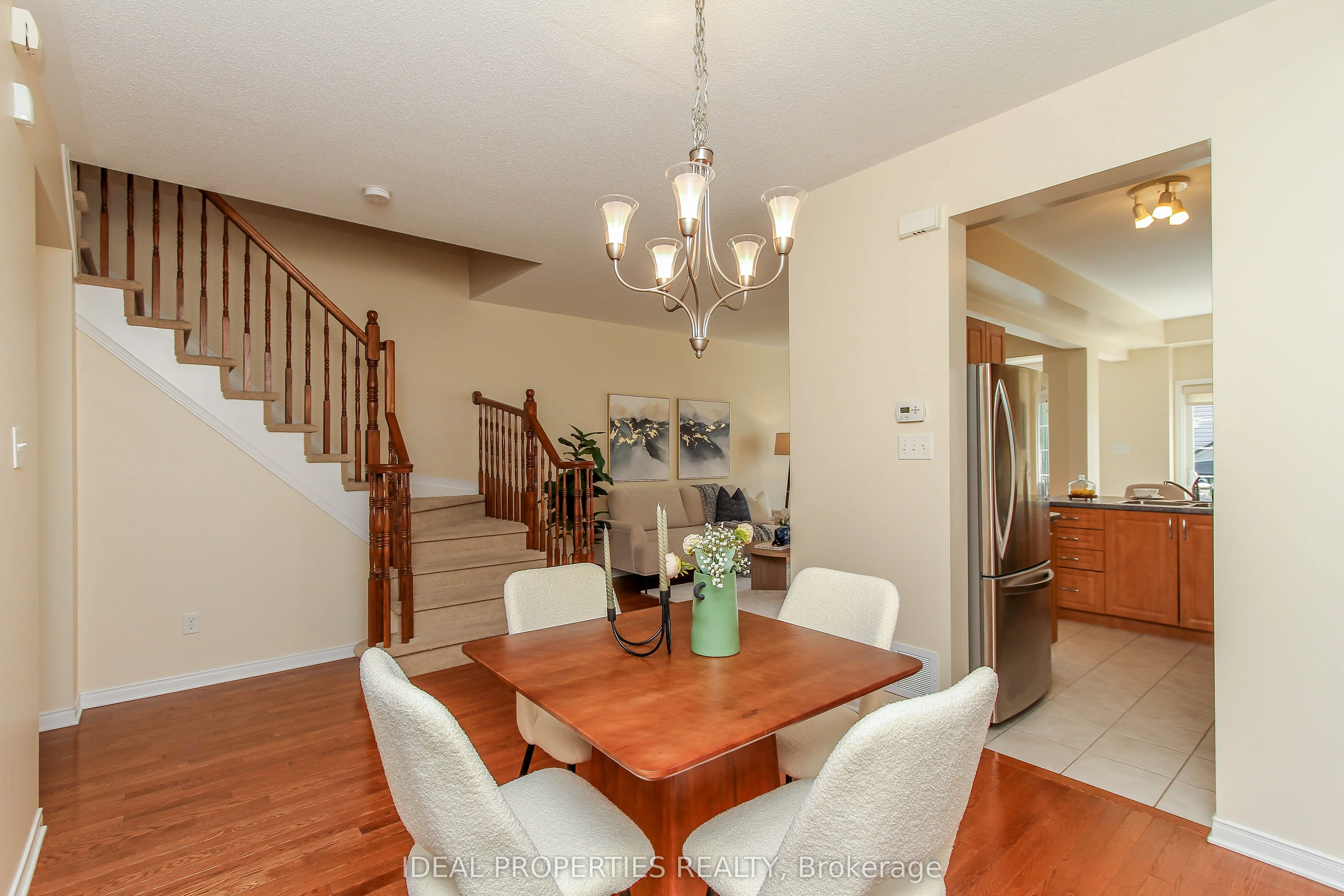 565 Pepperville Crescent