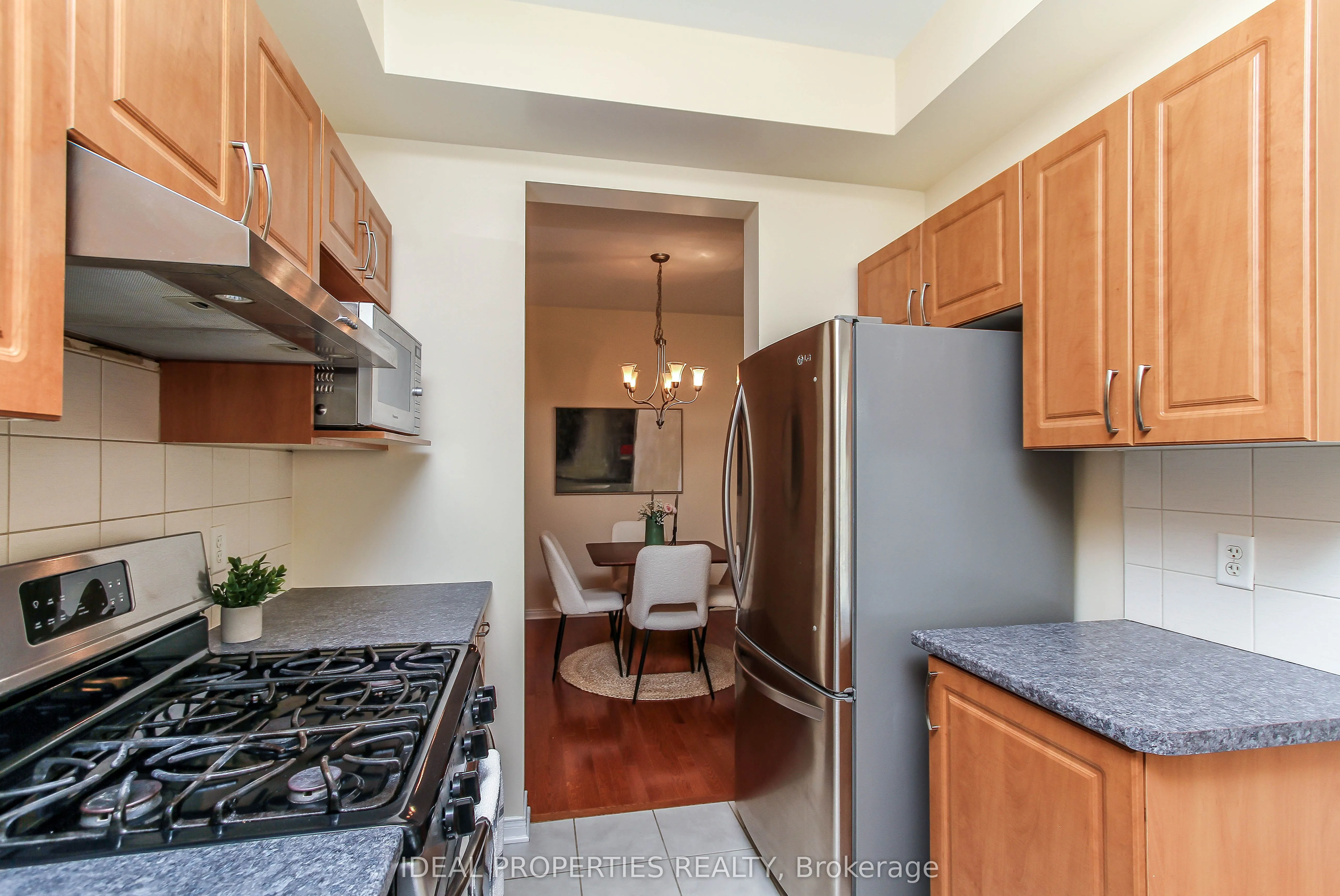 565 Pepperville Crescent