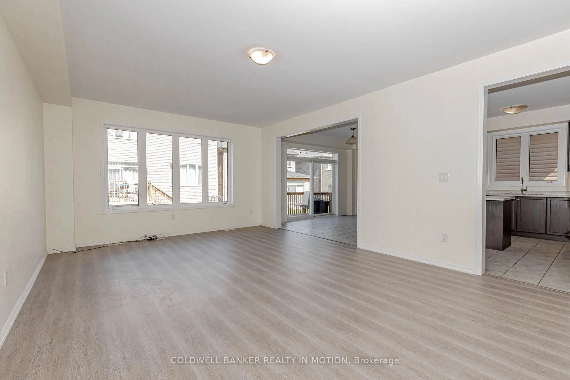 6 ALEXANDRA Drive