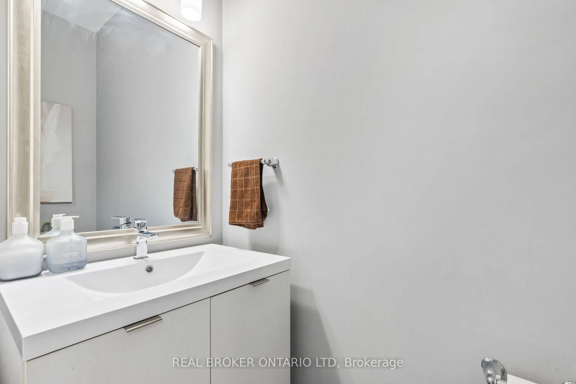 1960 DALMAGARRY Road, #43