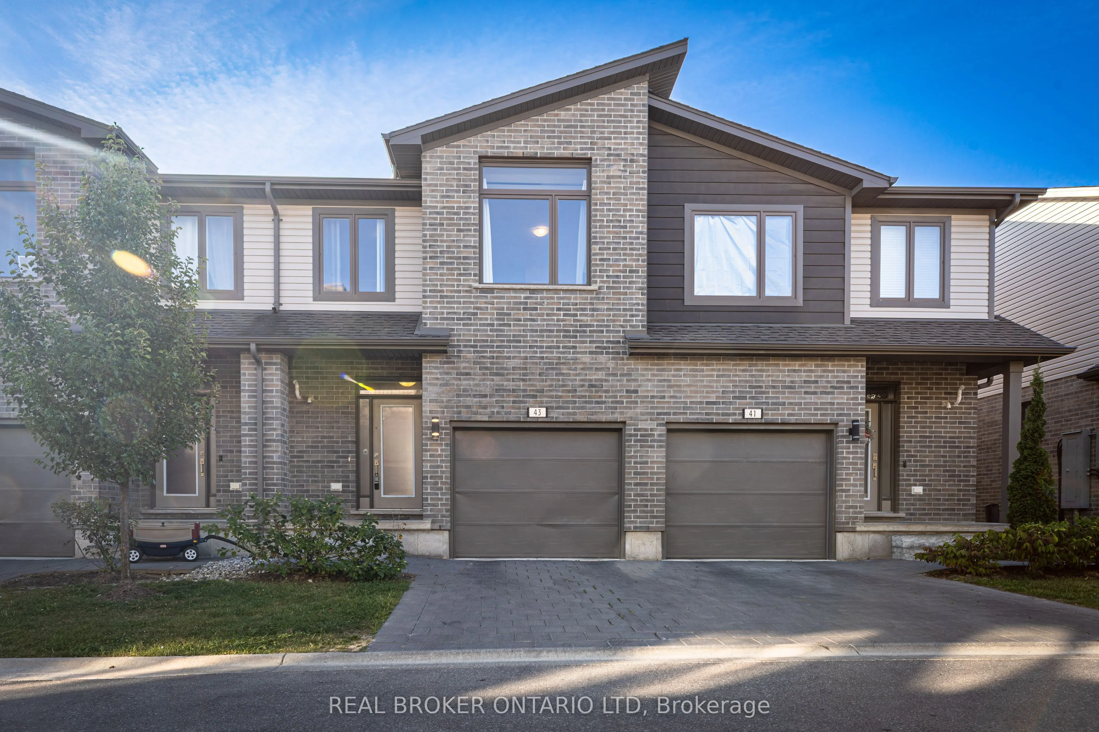 1960 DALMAGARRY Road, #43