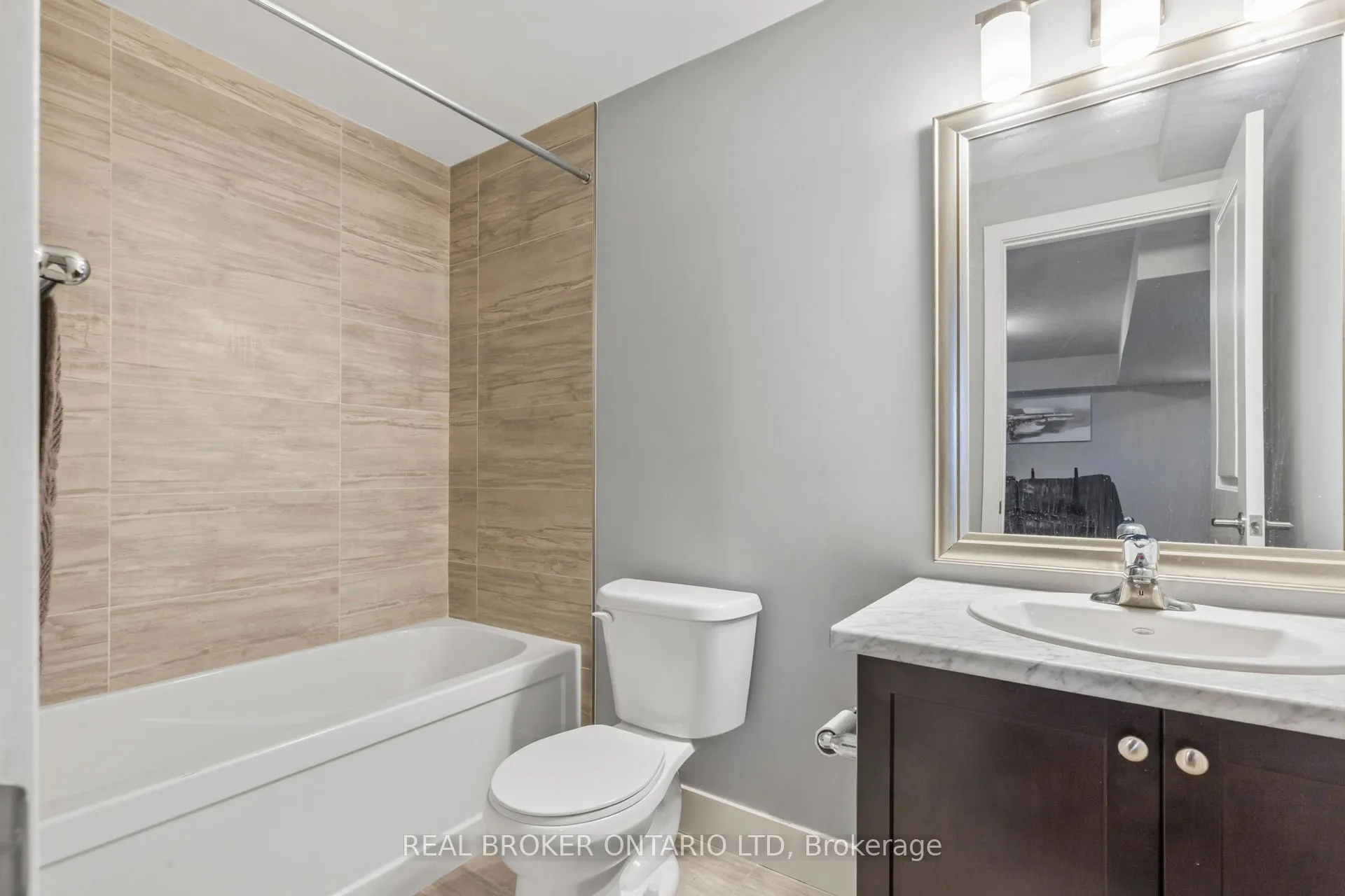 1960 DALMAGARRY Road, #43