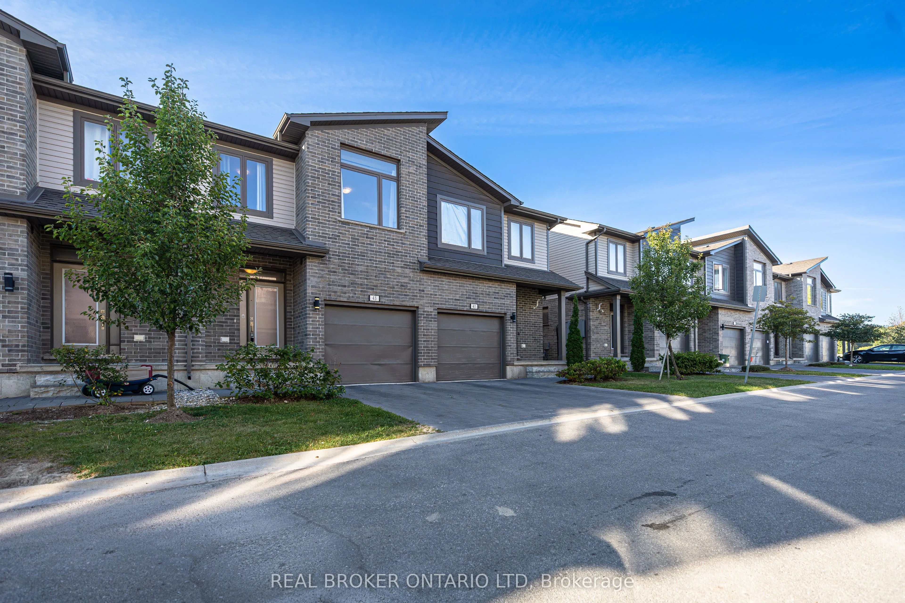 1960 DALMAGARRY Road, #43